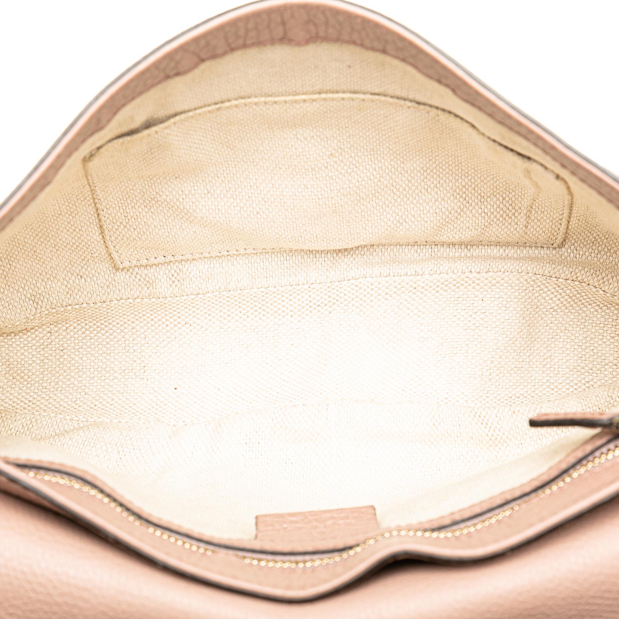 Gucci Medium Leather Soho Chain Flap Crossbody (SHG-GtzMZm)