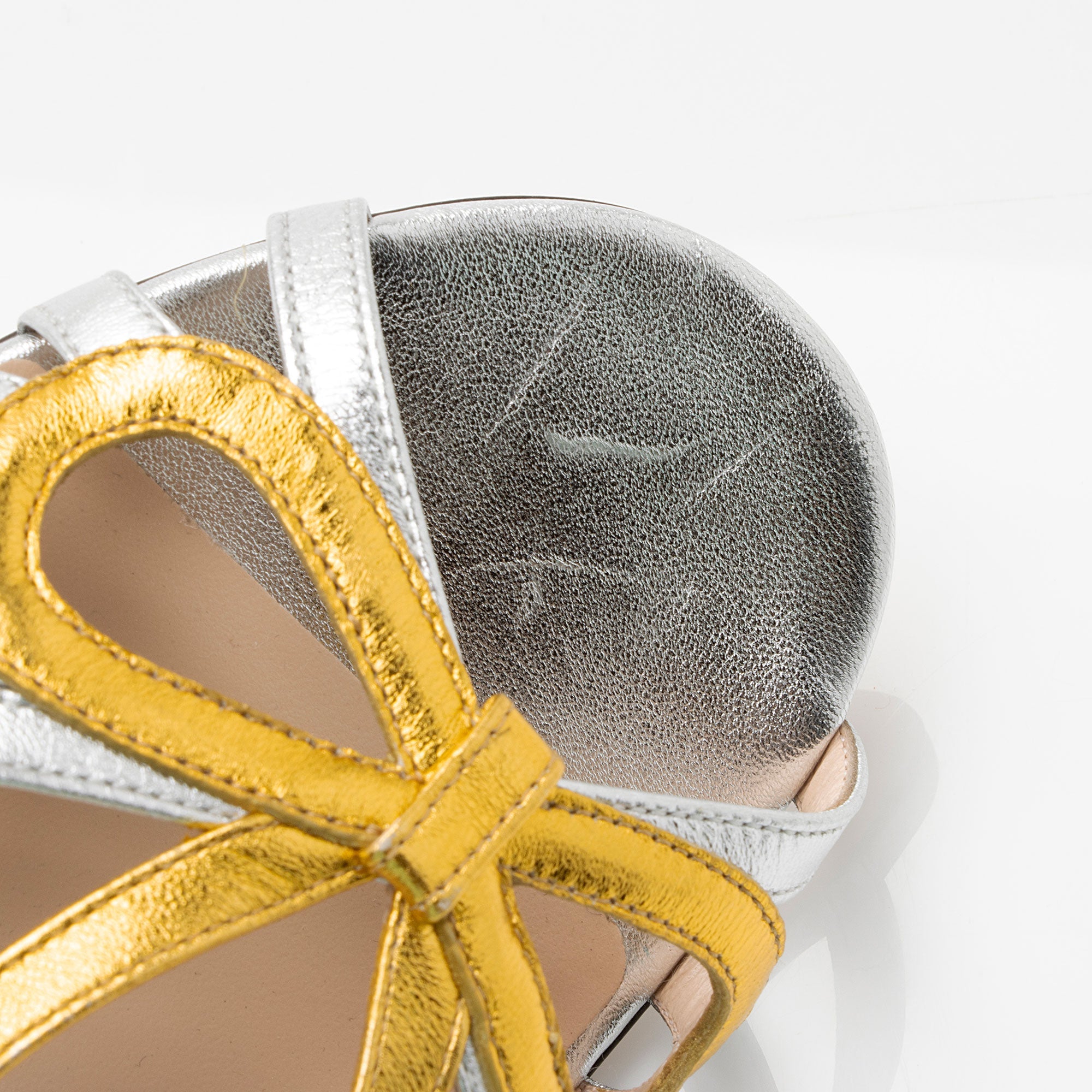 Gucci Metallic Leather Crystal Zephyra Bow Slingback Sandals - Size 8.5 / 38.5 (SHF-W0YUIU)