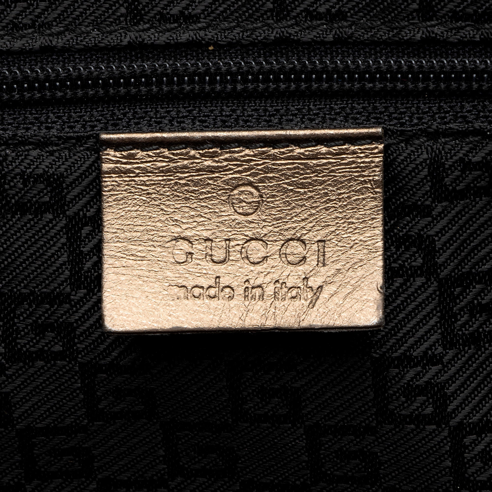 Gucci Metallic Leather Tiger Charm Shoulder Bag (SHF-ltMIAv)