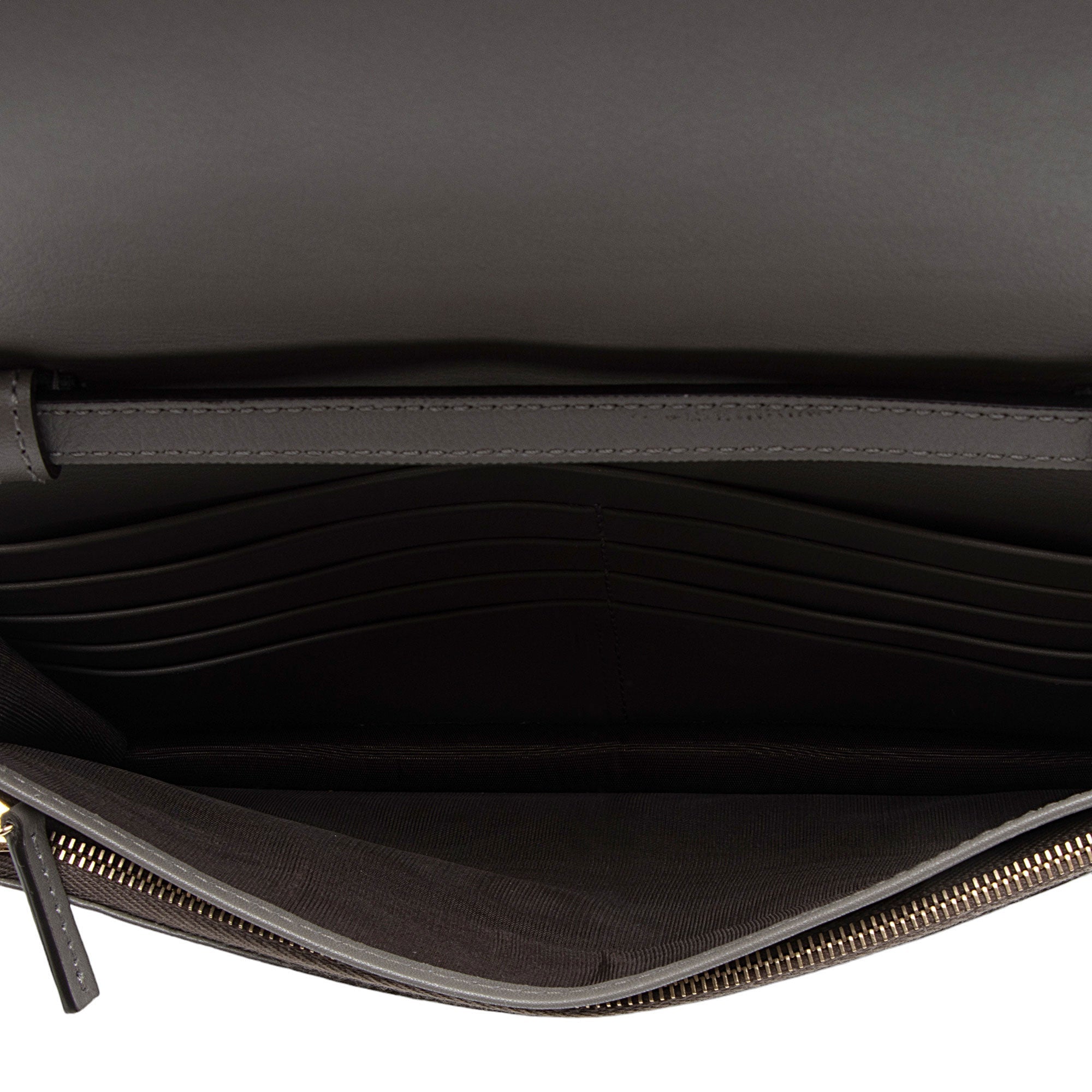 Gucci Microguccissima Leather Wallet Crossbody (SHF-XieKjF)