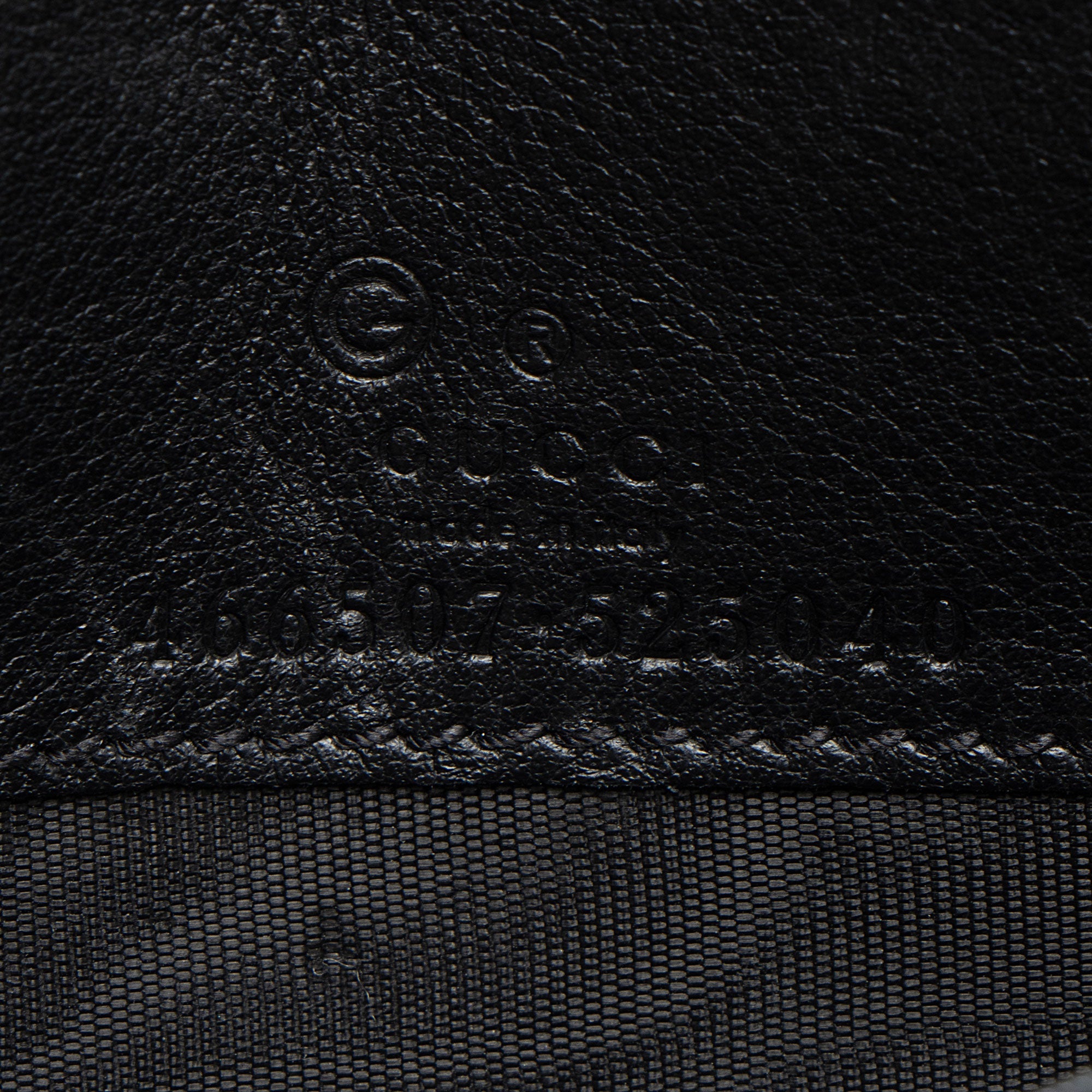 Gucci Microguccissima Leather Wallet Crossbody (SHF-4jl4nn)