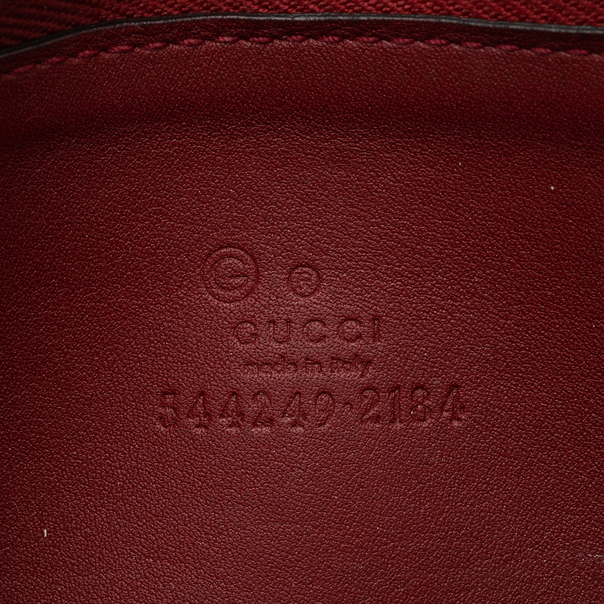 Gucci Microguccissima Leather Zip Around Card Case (SHF-U1fahf)