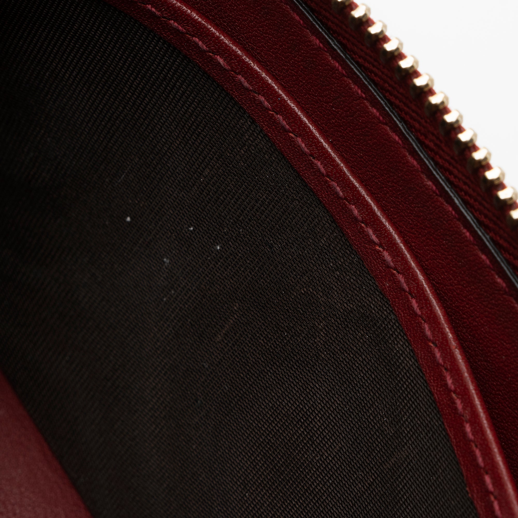 Gucci Microguccissima Leather Zip Around Card Case (SHF-U1fahf)