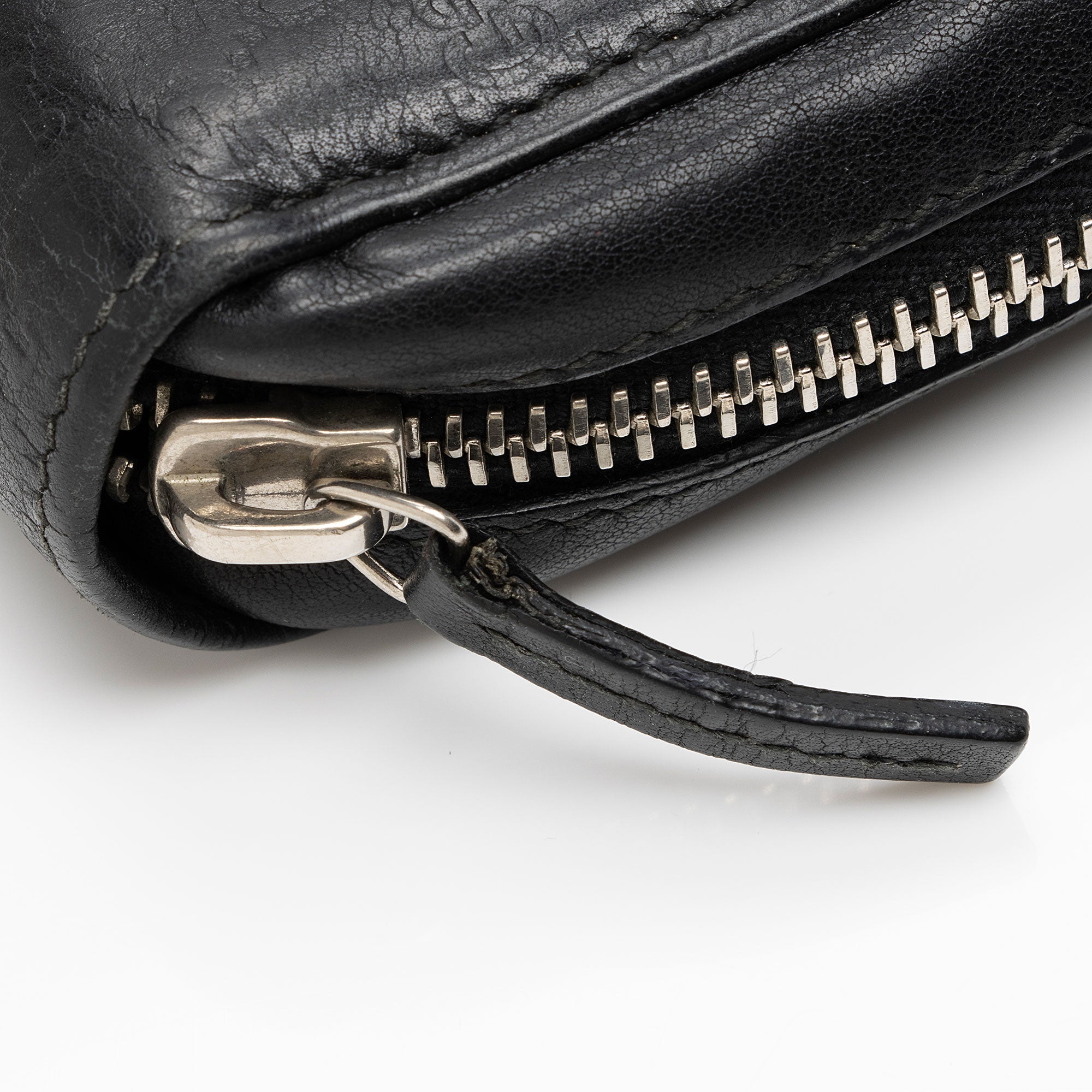 Gucci Microguccissima Leather Zip Around Wallet (SHF-hxo3sm)