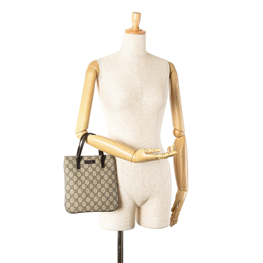 Gucci Mini GG Supreme Handbag (SHG-c4u5RB)