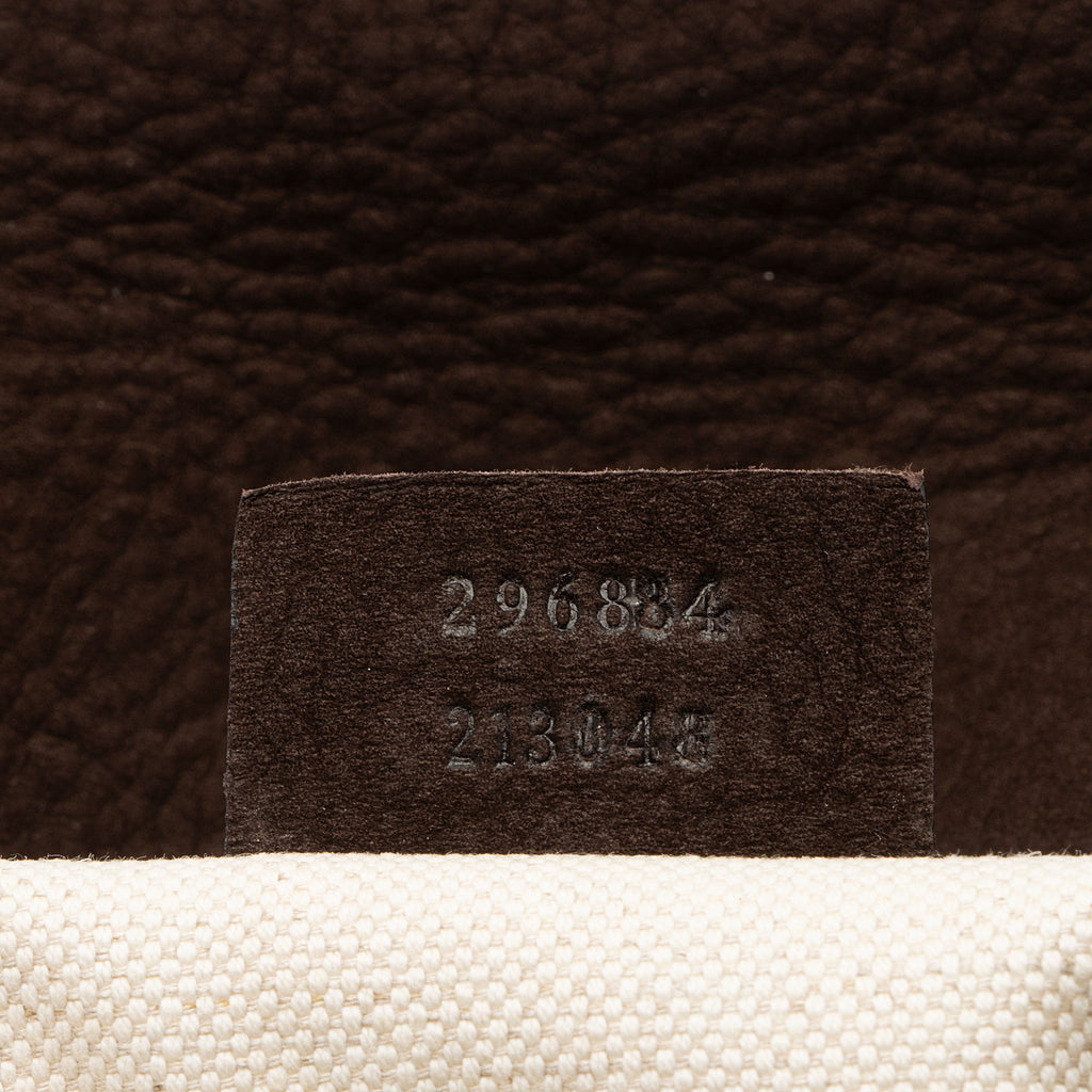 Gucci Nubuck Leather Ribot Clutch (SHF-ge9pTT)
