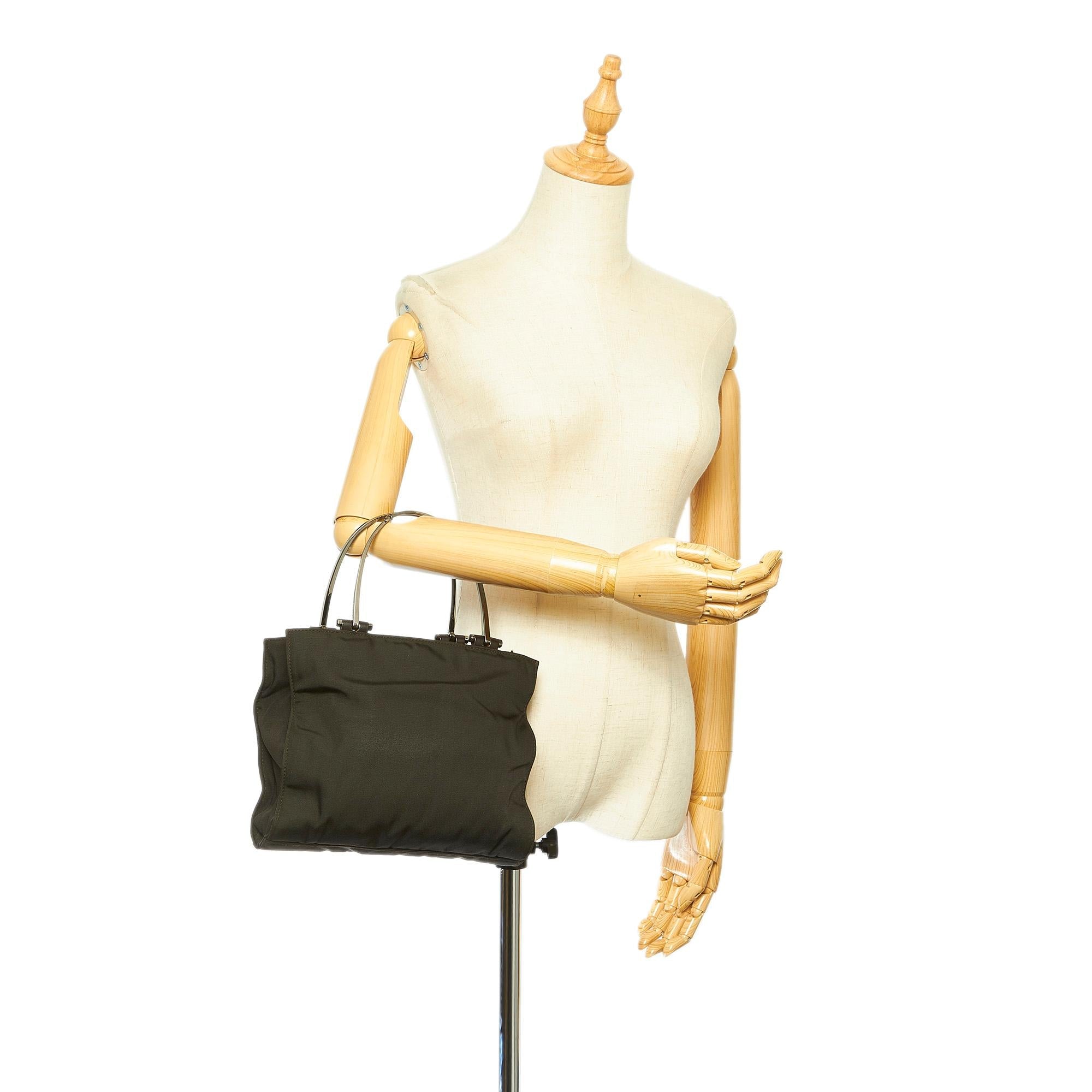 Gucci Nylon Handbag (SHG-36707)