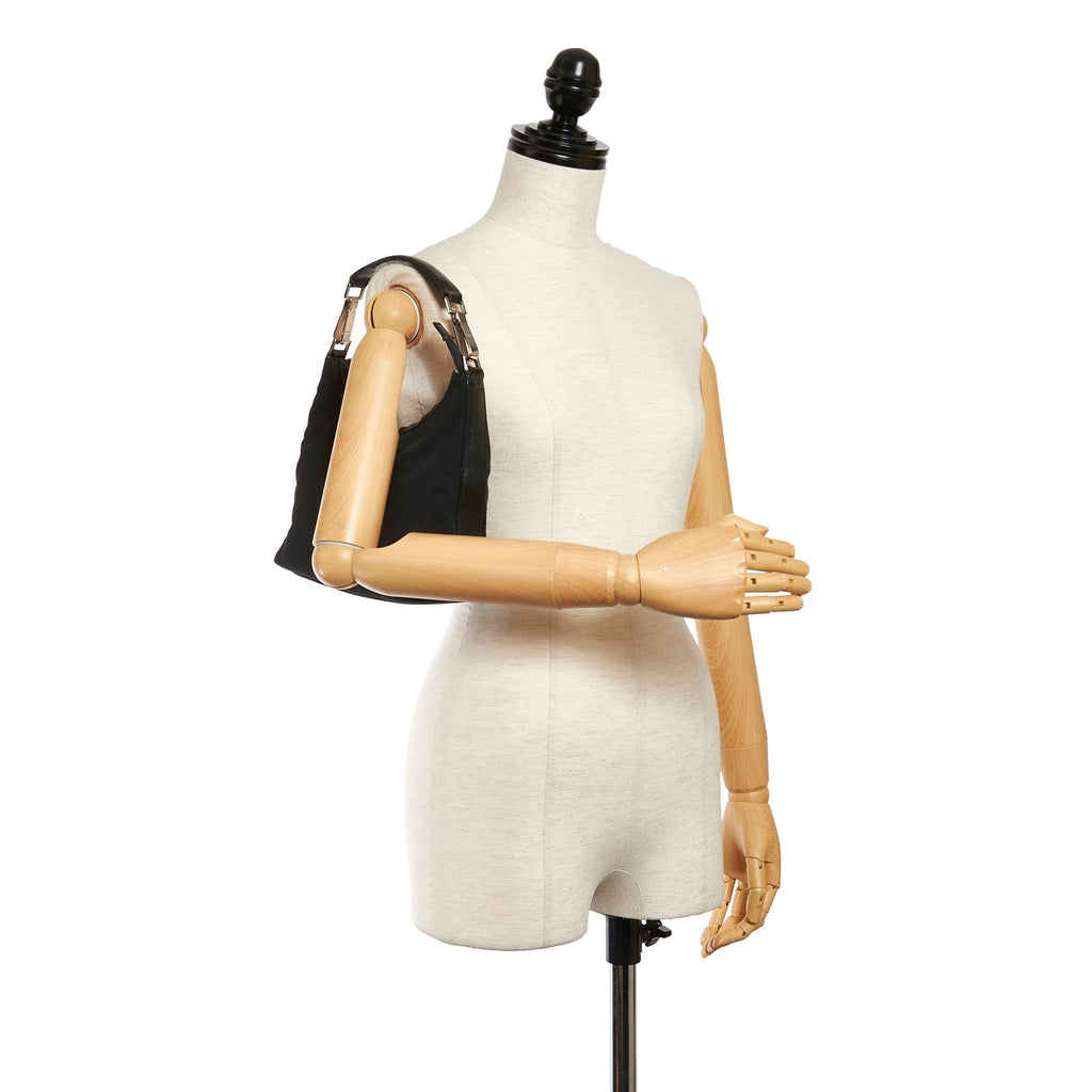 Gucci Nylon Shoulder Bag (SHG-29817)
