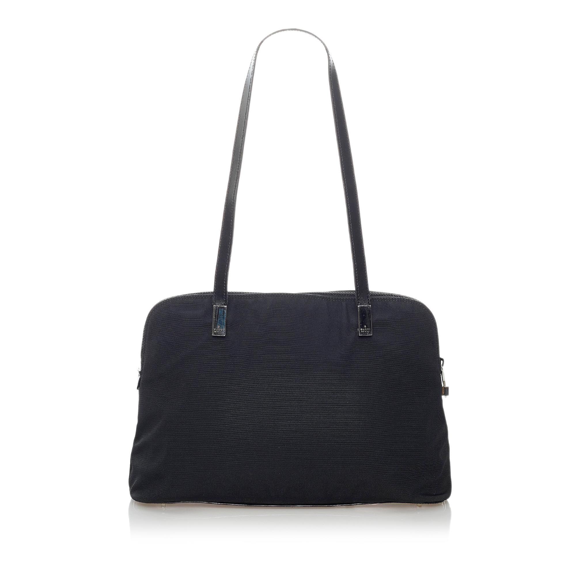 Gucci Nylon Shoulder Bag (SHG-31105)