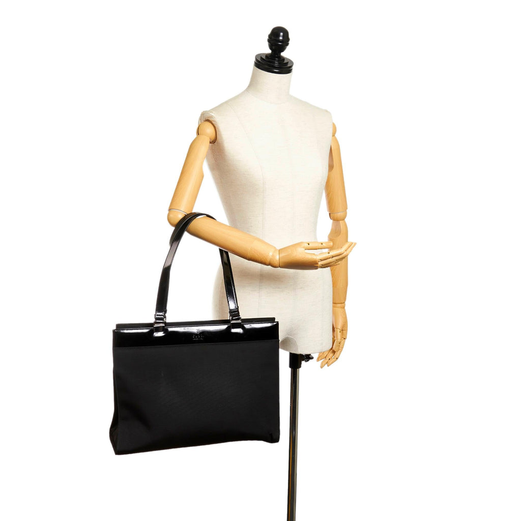 Gucci Nylon Tote Bag (SHG-32024)
