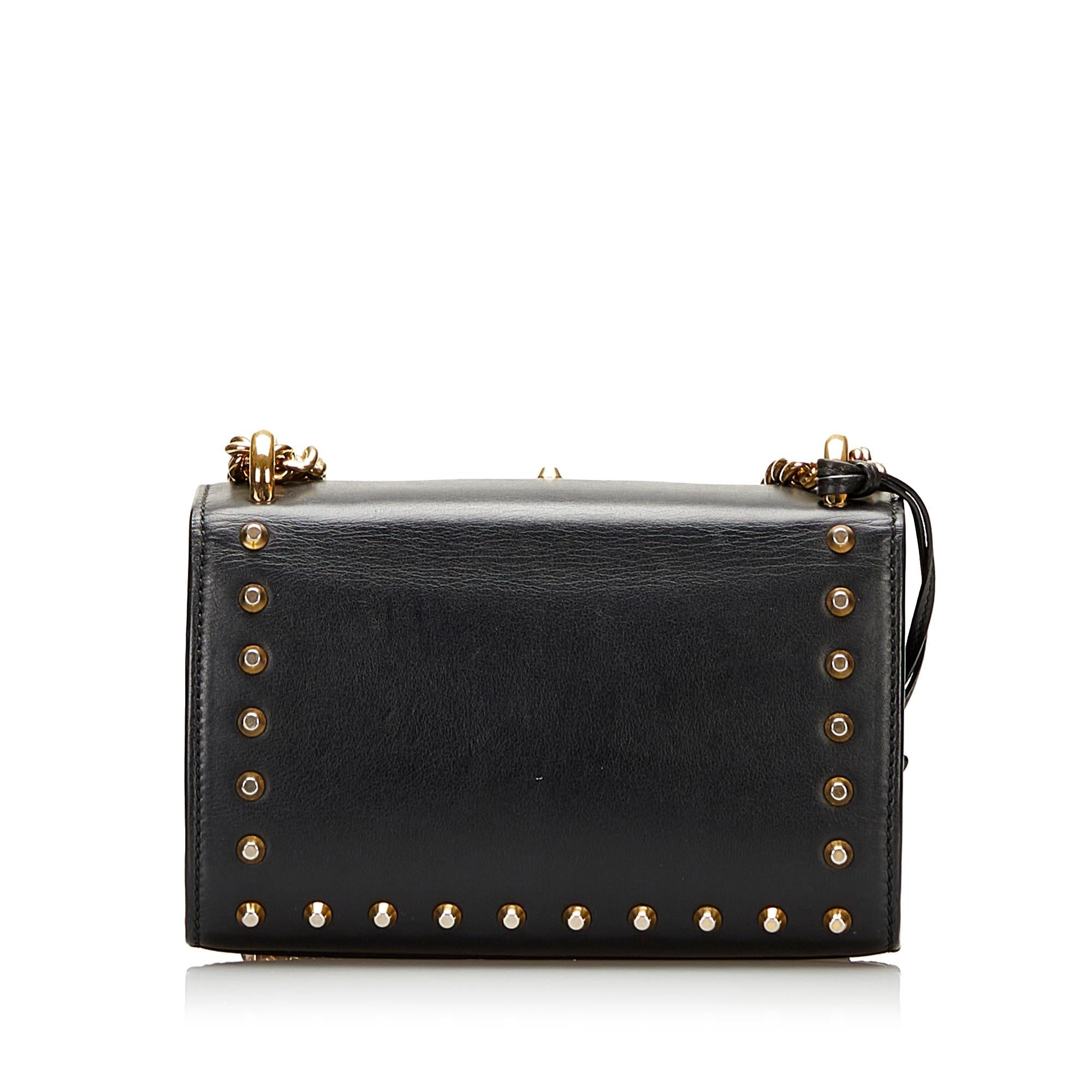 Gucci Pearl Studded Padlock (SHG-YS15Ug)