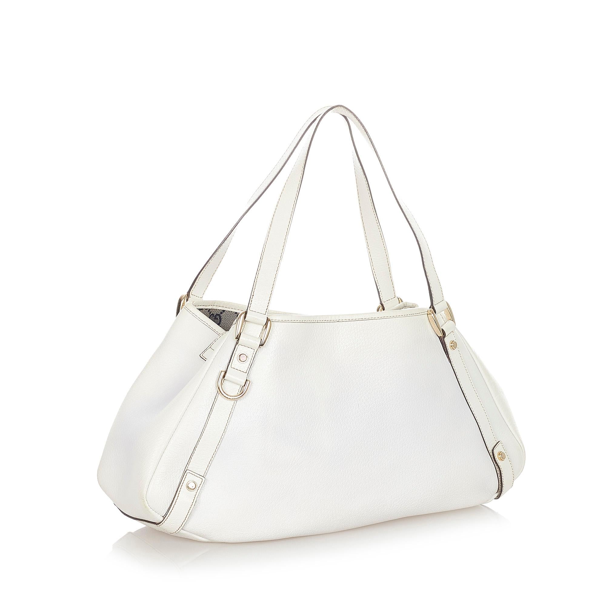 Gucci Pelham Leather Shoulder Bag (SHG-21129)