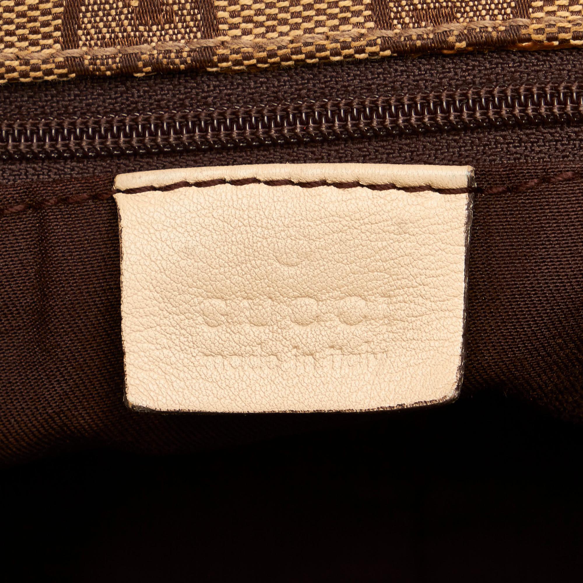 Gucci Pelham Leather Shoulder Bag (SHG-32813)