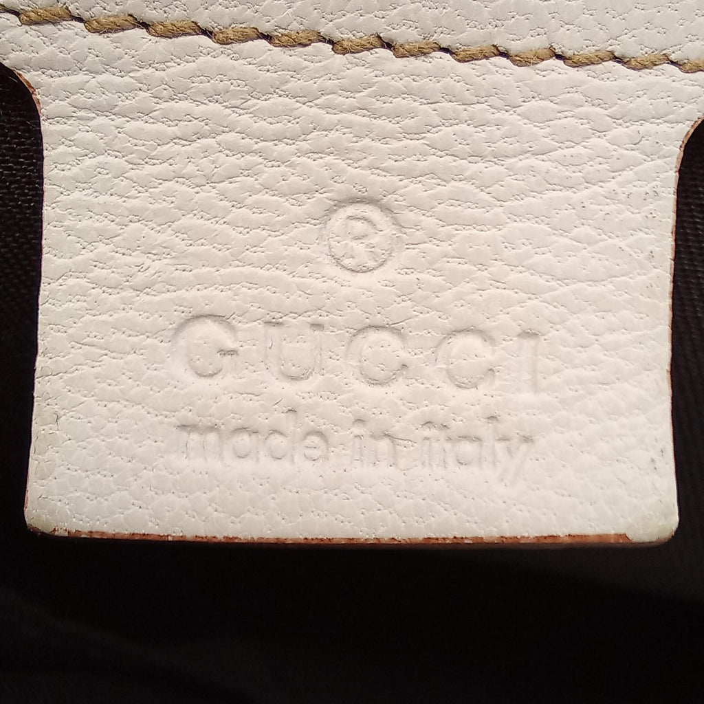 Gucci Small Capri Shoulder Bag (SHG-e3FxIu)
