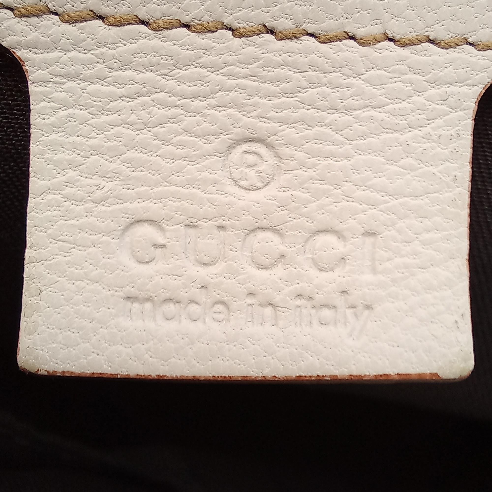 Gucci Small Capri Shoulder Bag (SHG-e3FxIu)