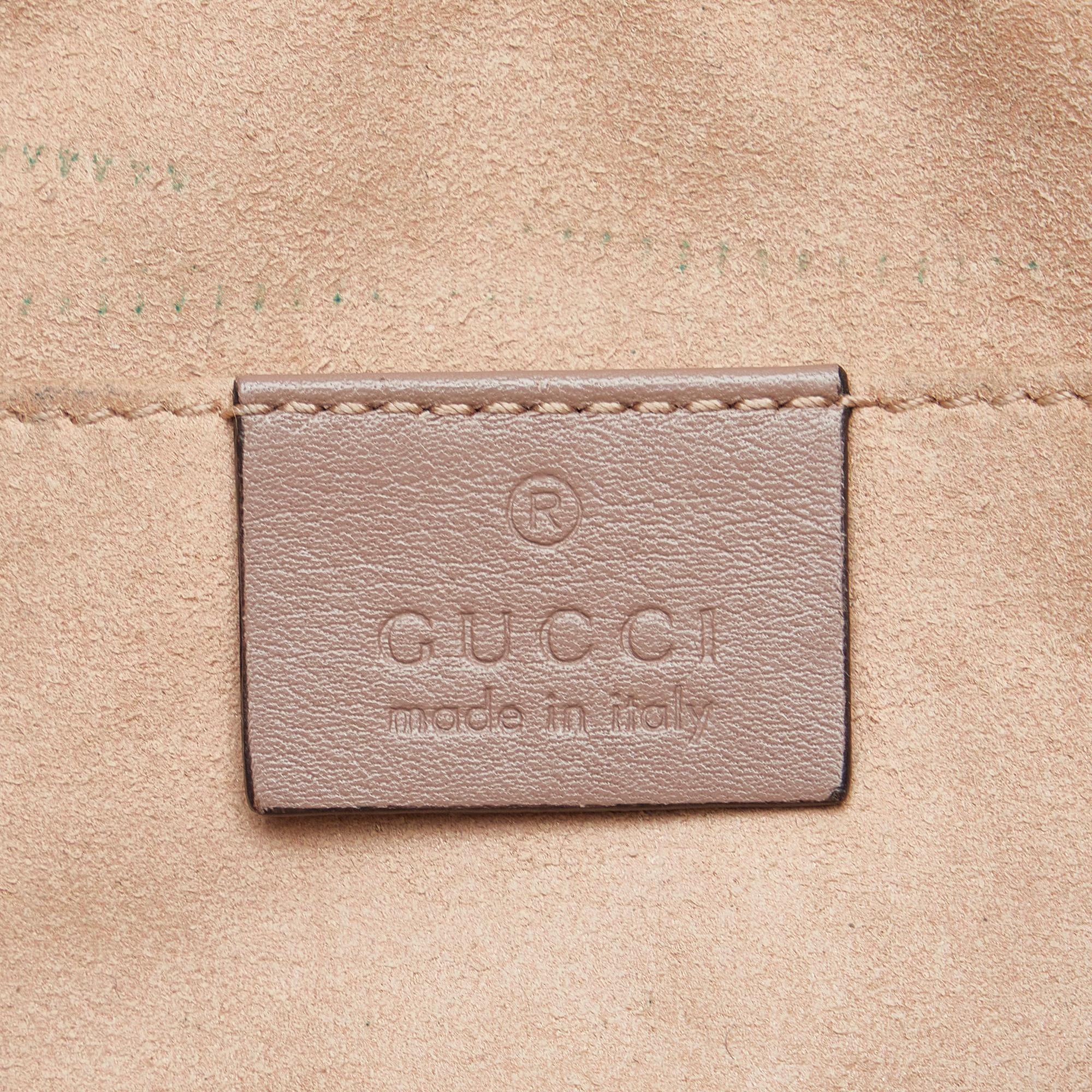 Gucci Small GG Marmont Matelasse Crossbody Bag (SHG-hny90r)