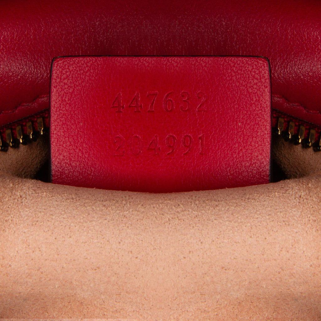 Gucci Small GG Marmont Matelasse Crossbody Bag (SHG-qdj2wc)