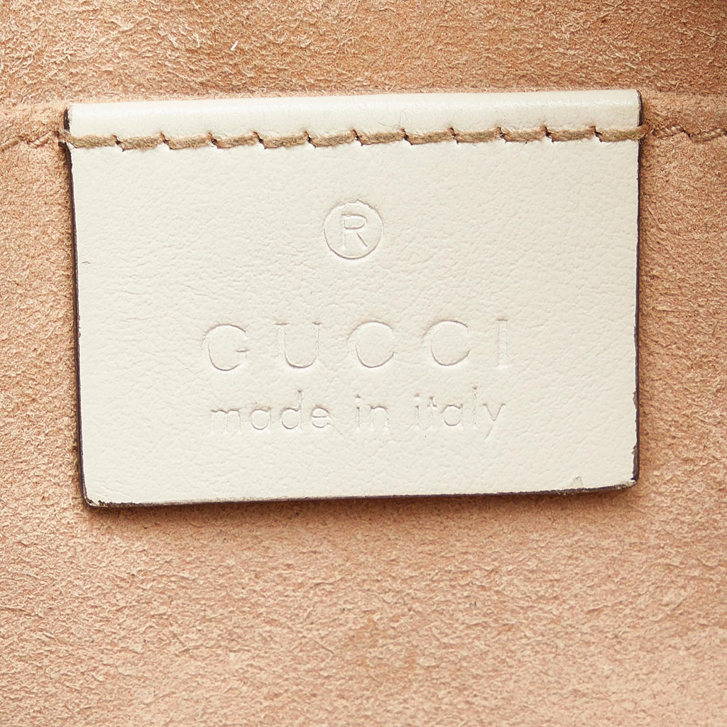 Gucci Small GG Marmont Matelasse Crossbody (SHG-ojfwJO)