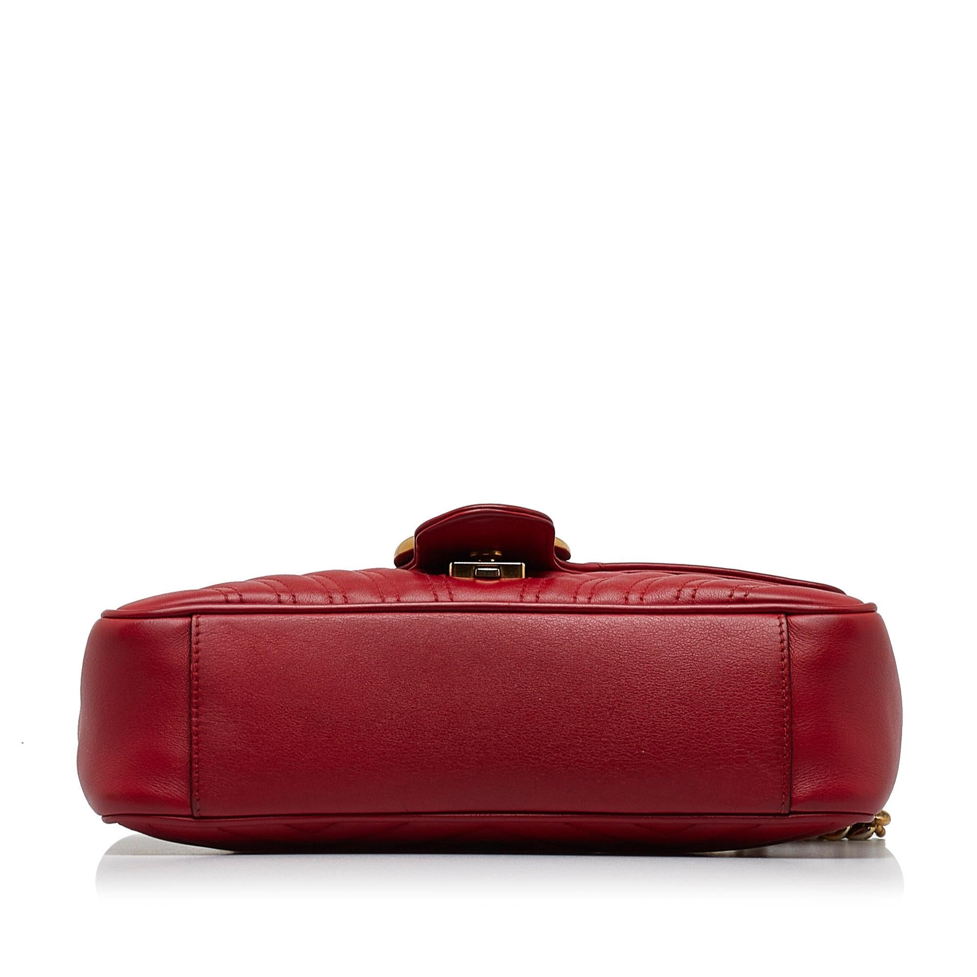 Gucci Small GG Marmont Matelasse Crossbody (SHG-iRSyik)