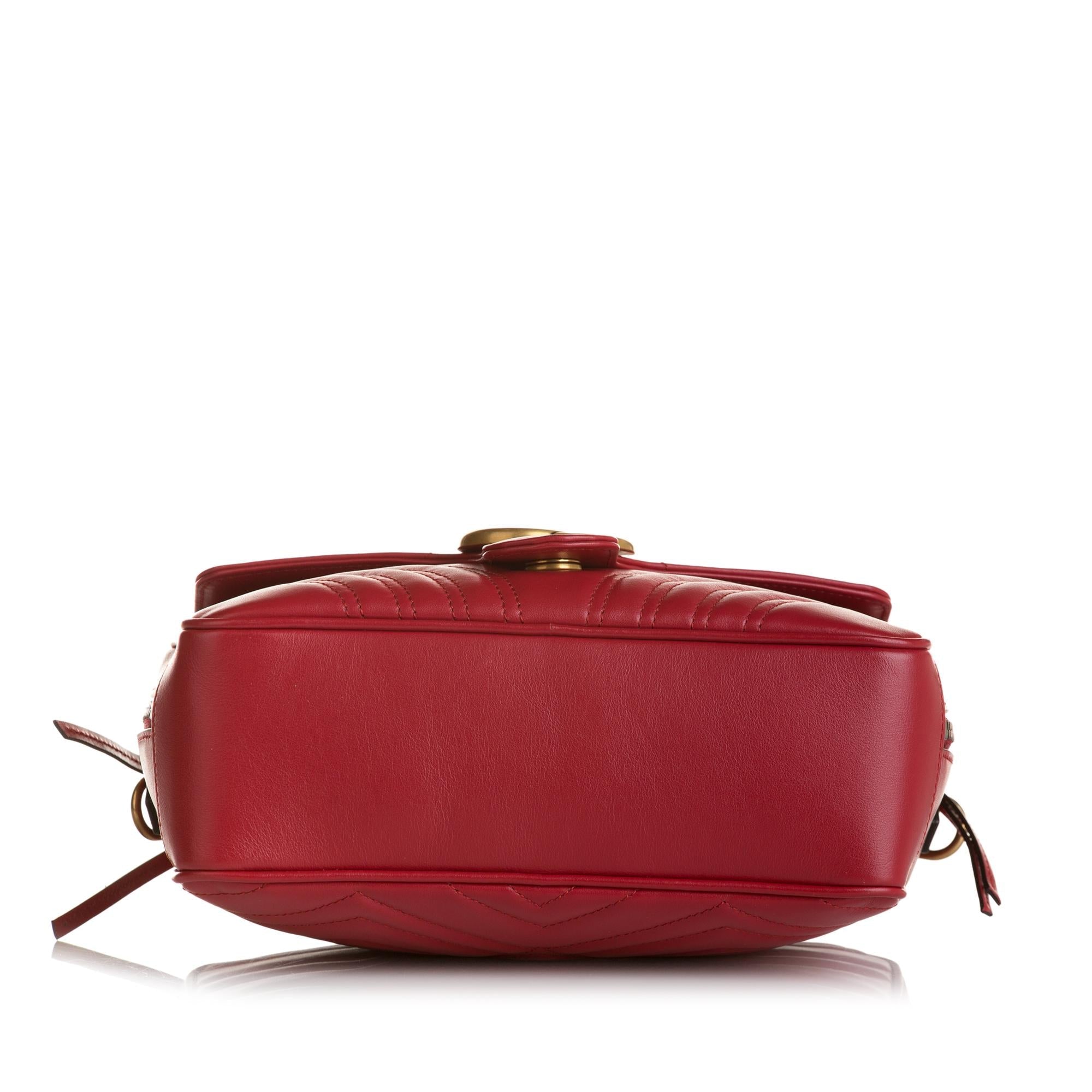 Gucci Small GG Marmont Matelasse Top Handle (SHG-35272)