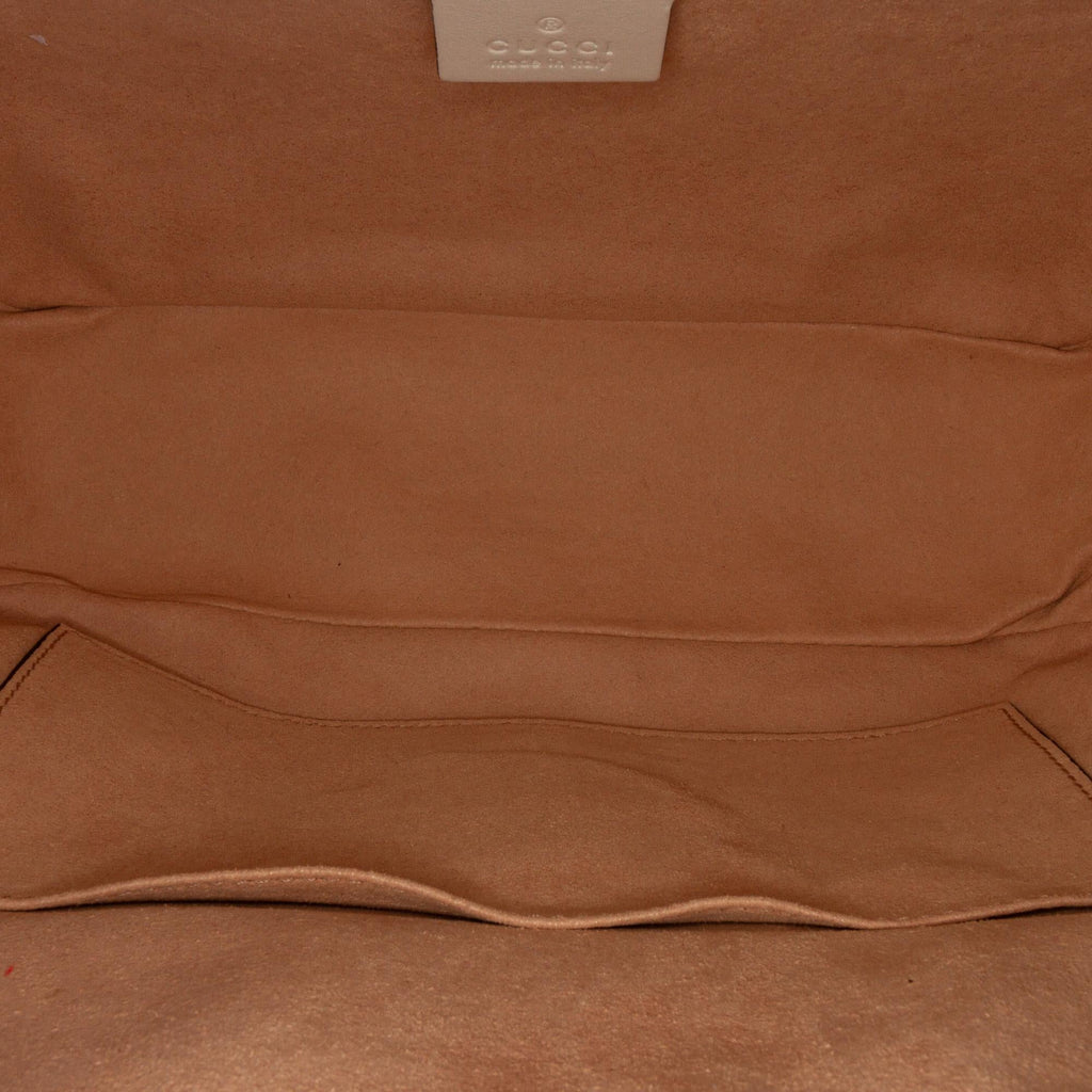 Gucci Small GG Marmont Matelasse Top Handle (SHG-puiWgw)