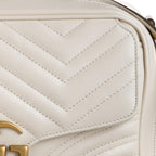 Gucci Small GG Marmont Matelasse Top Handle (SHG-puiWgw)