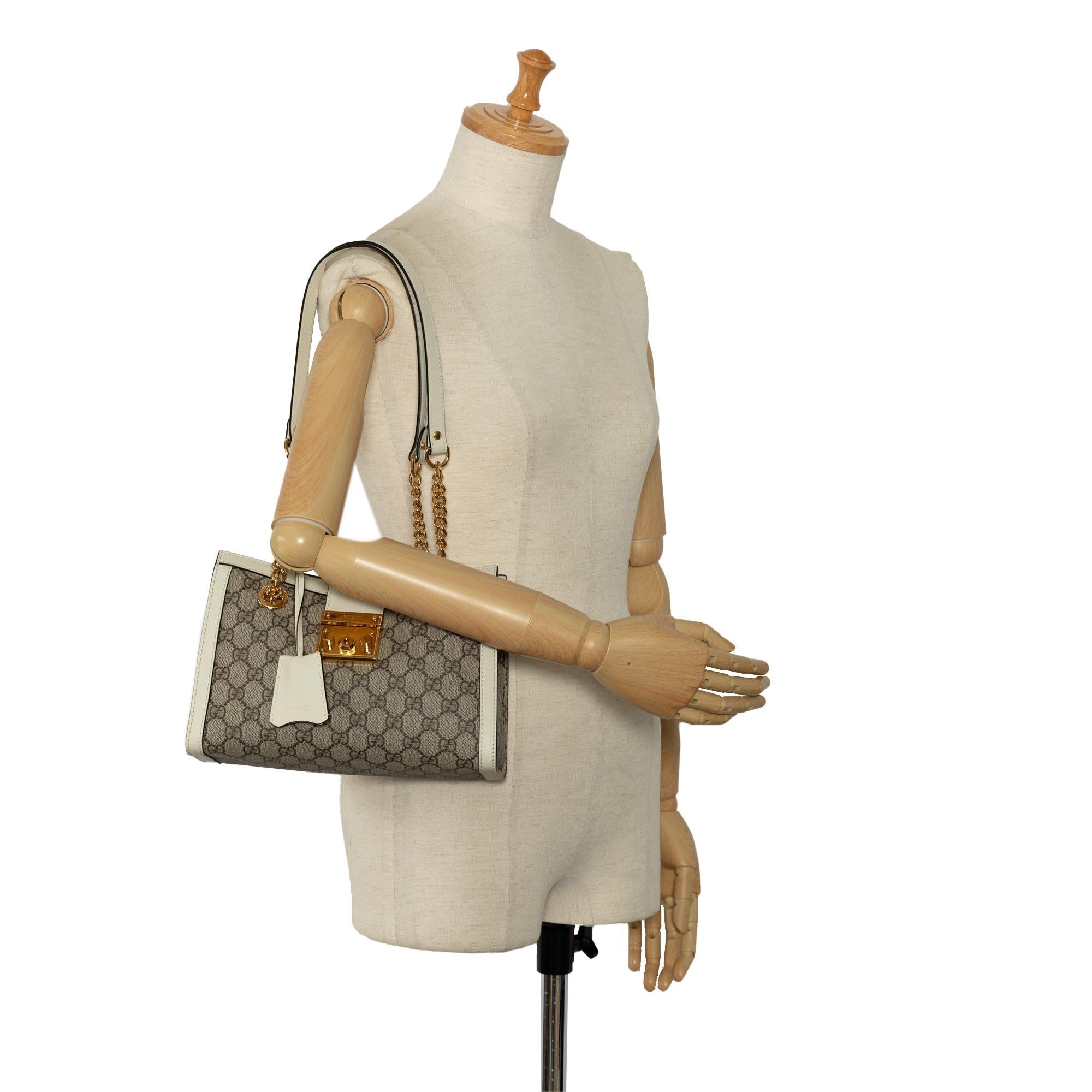 Gucci Small GG Supreme Padlock Tote (SHG-QfnOzS)