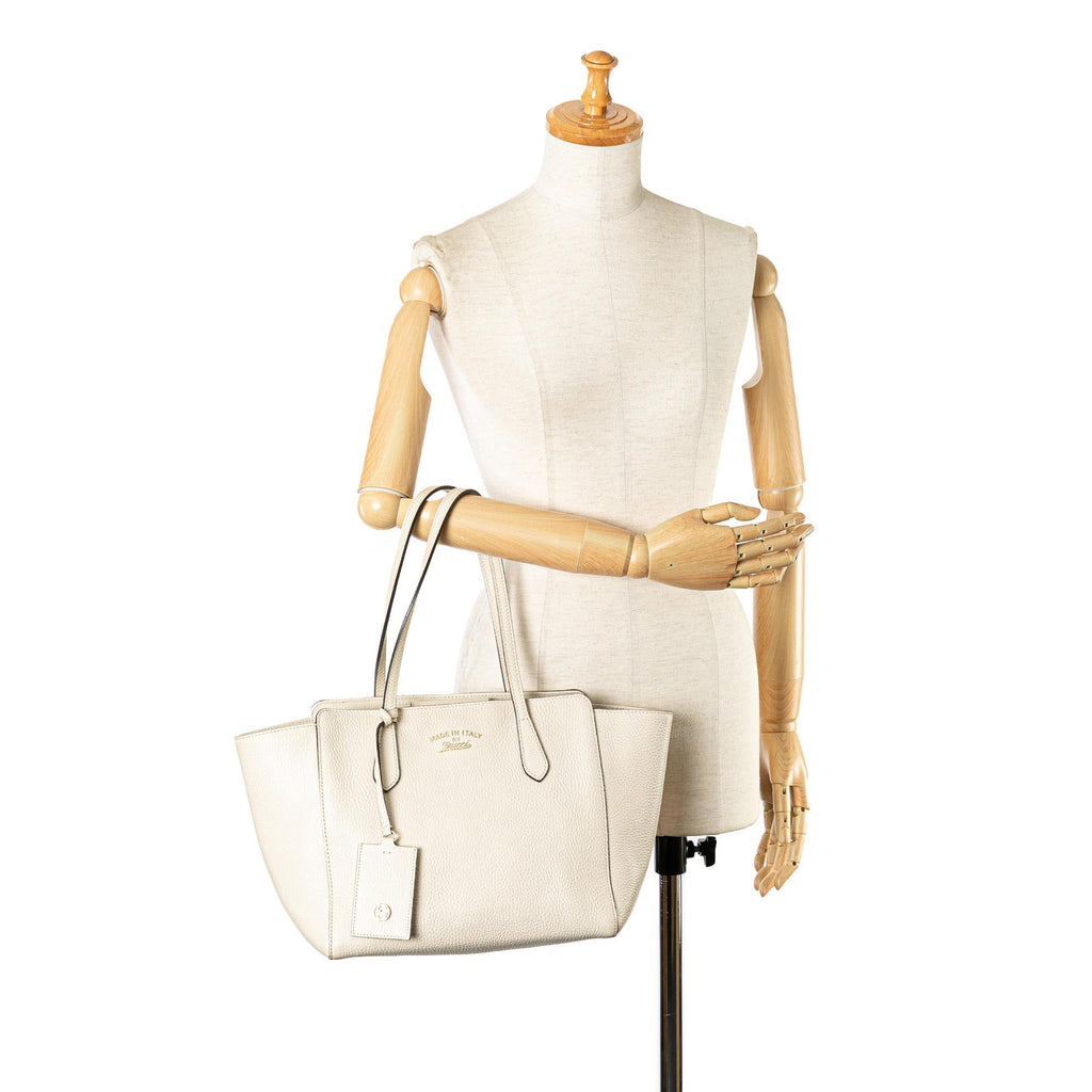 Gucci Small Swing Tote Bag (SHG-vxiM7K)