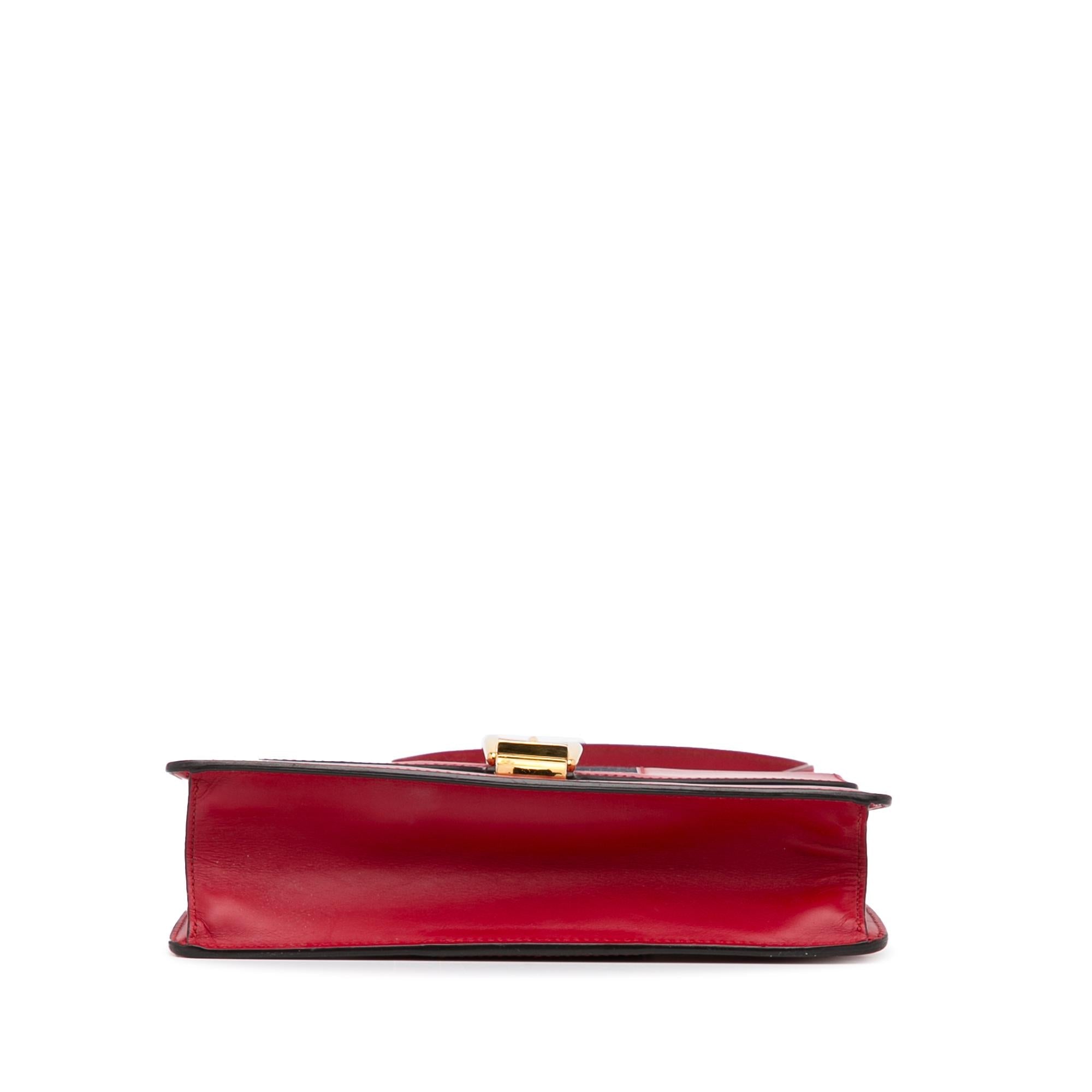 Gucci Small Sylvie Shoulder Bag (SHG-WmKQWX)