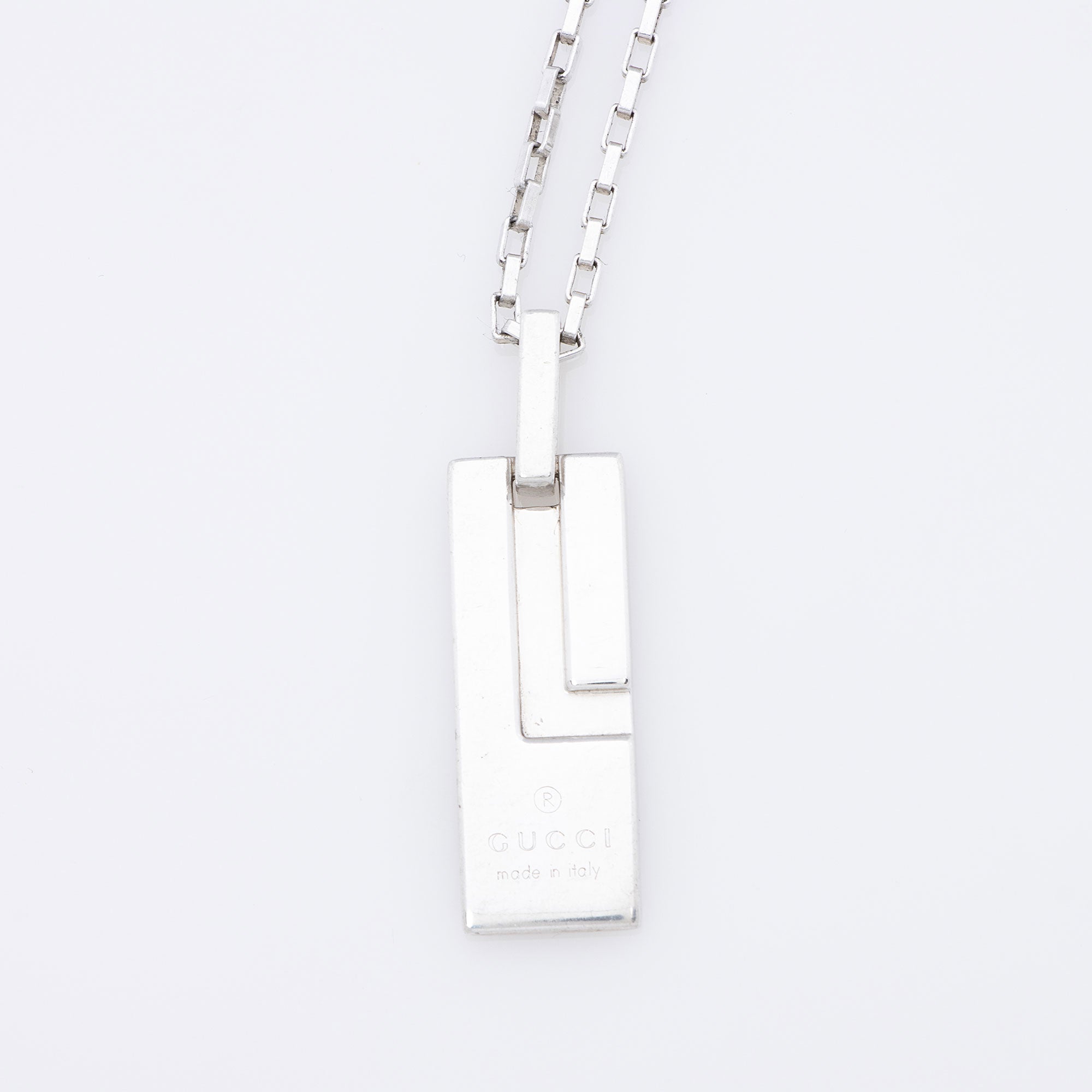 Gucci Sterling Silver Logo Plate Chain Link Necklace