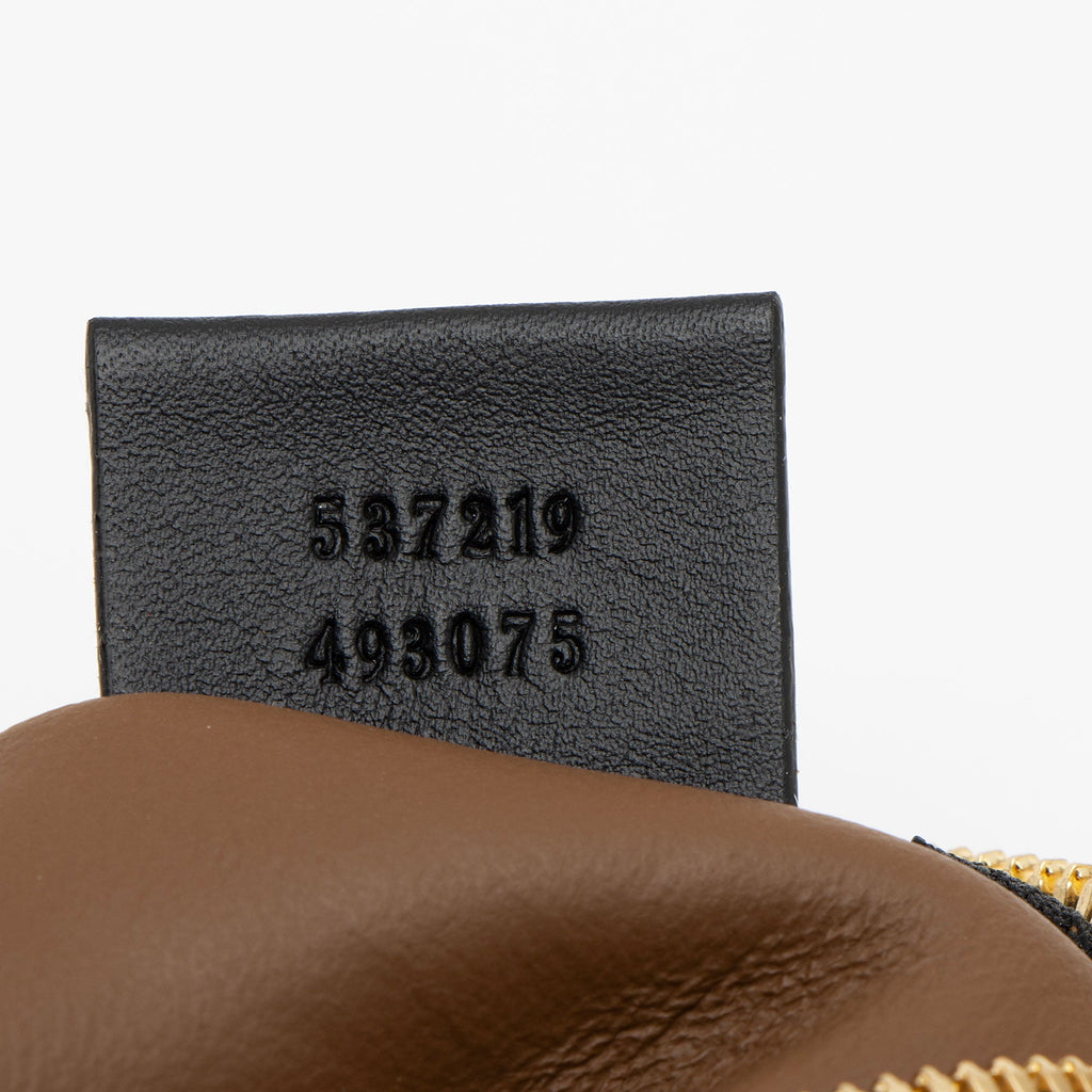 Gucci Suede Pochette (SHF-EPOUz5)