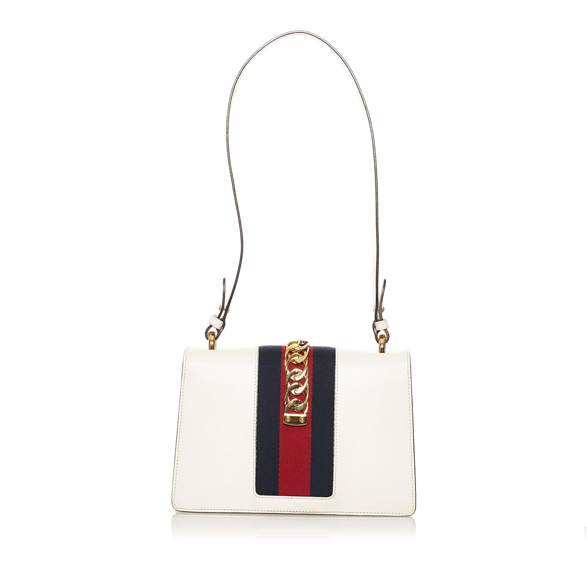 Gucci Sylvie Shoulder Bag (SHG-34564)