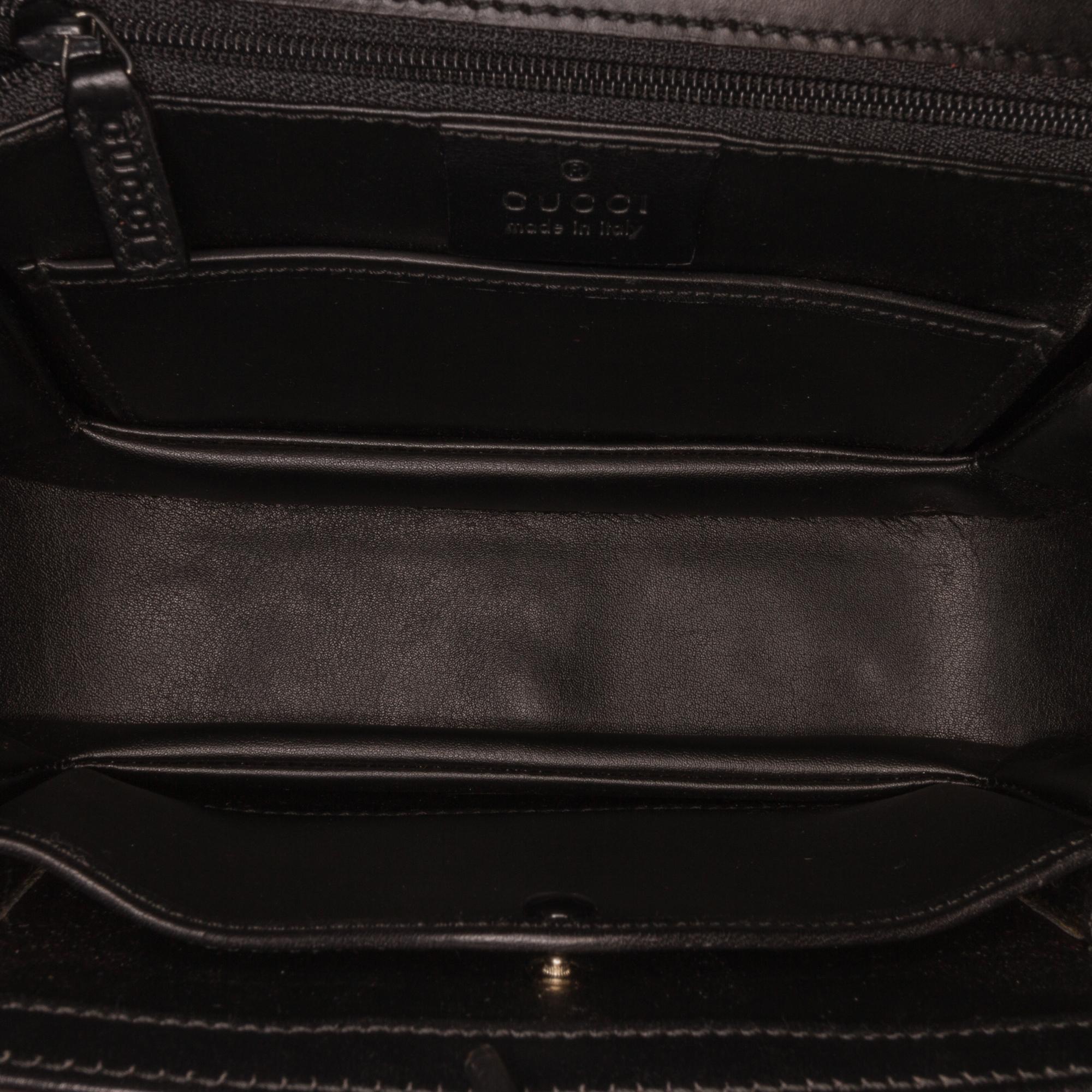 Gucci Velvet Twist Lock Satchel (SHG-LqJTBE)