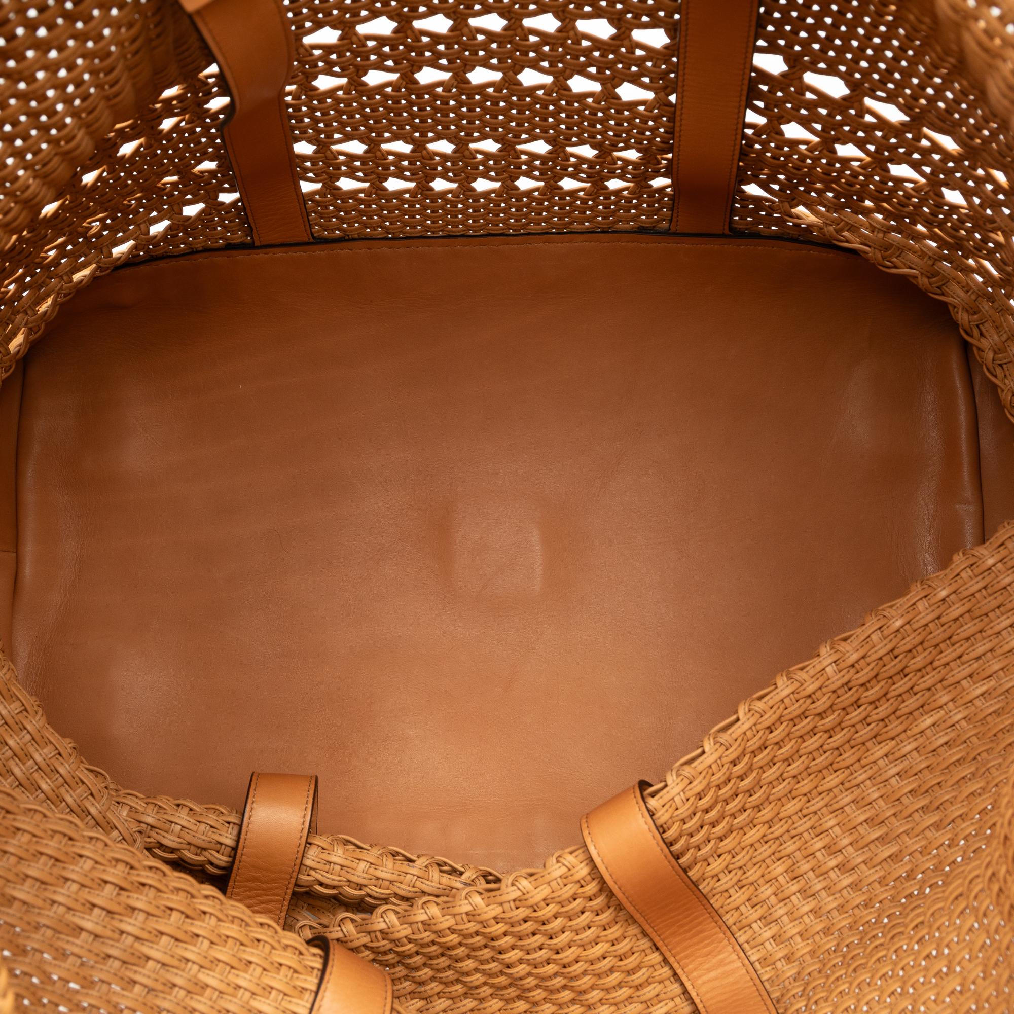 Gucci Woven Leather Tote (SHG-PXQlVm)