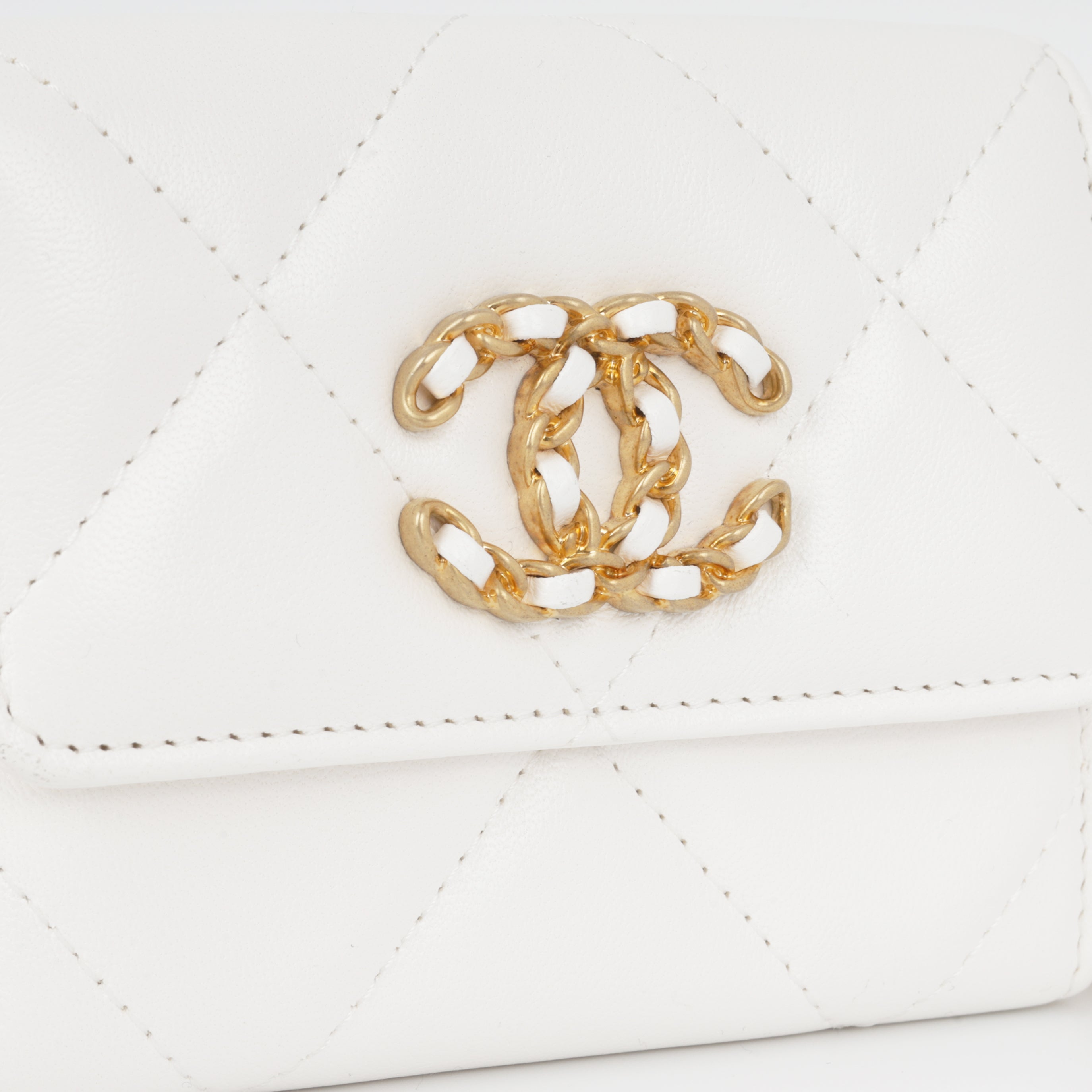 19 Cardholder on Chain - White Lambskin | Gold & Ruthenium Hardware
