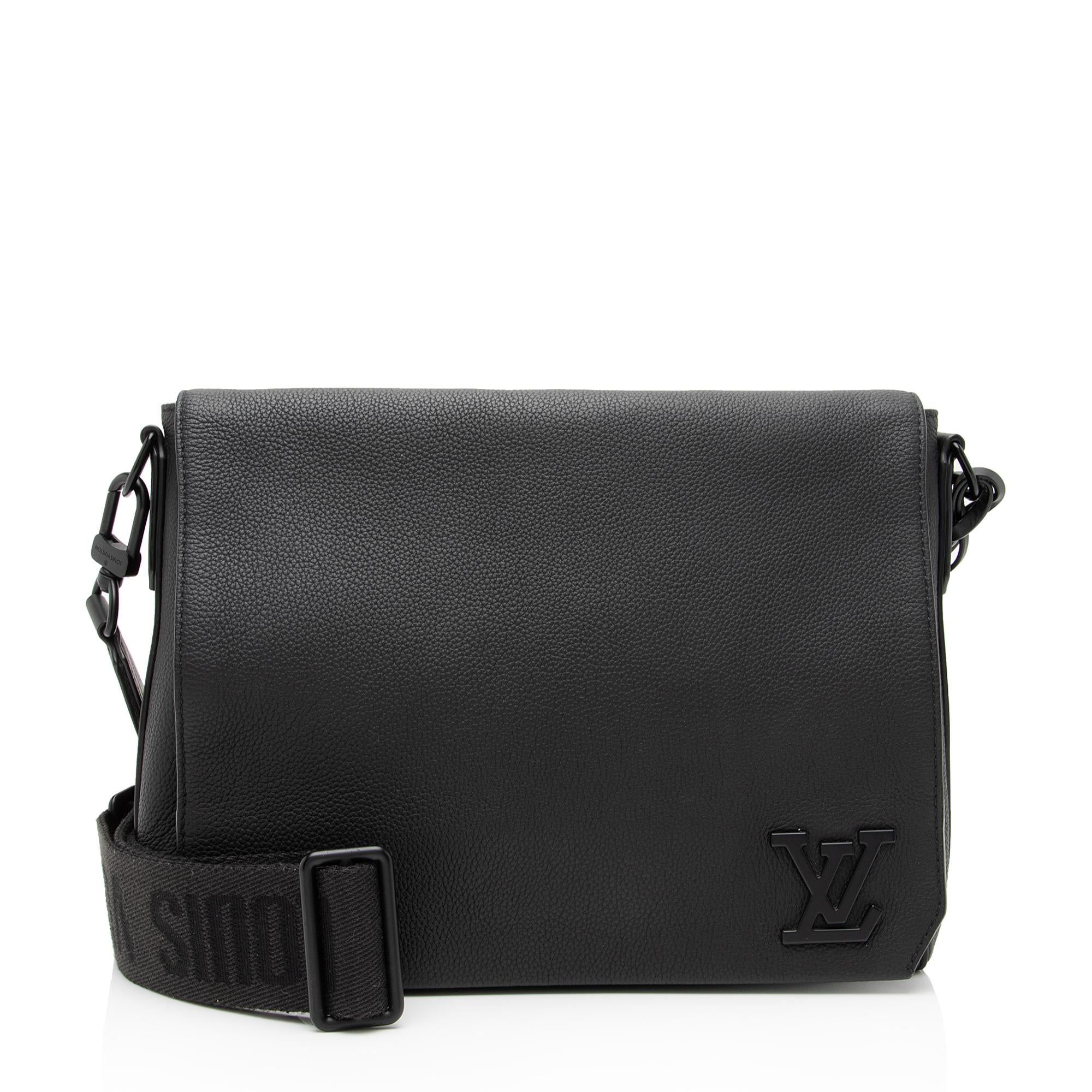 Louis Vuitton Calfskin Aerogram Takeoff Messenger Bag (SHF-QgVacu)