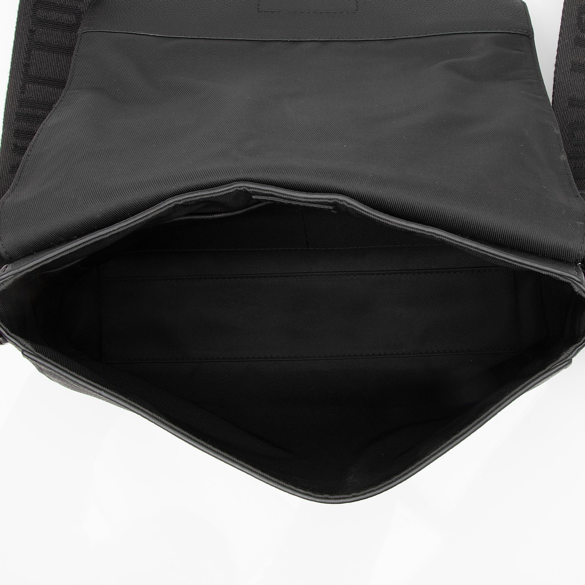 Louis Vuitton Calfskin Aerogram Takeoff Messenger Bag (SHF-QgVacu)