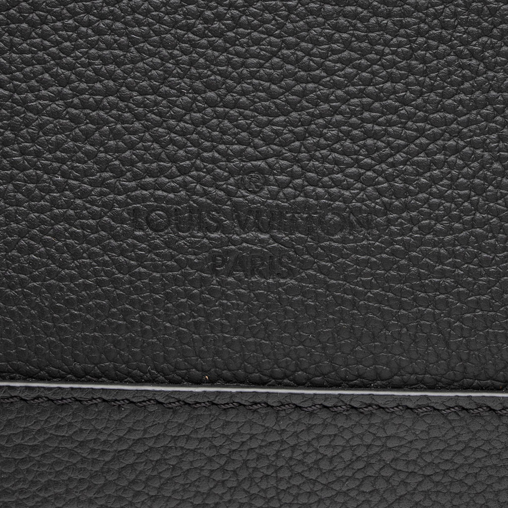 Louis Vuitton Calfskin Aerogram Takeoff Messenger Bag (SHF-QgVacu)