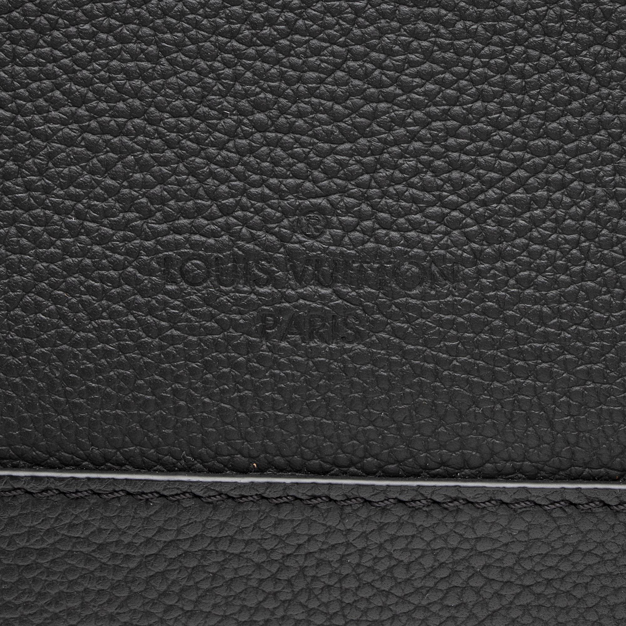 Louis Vuitton Calfskin Aerogram Takeoff Messenger Bag (SHF-QgVacu)