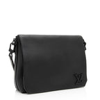 Louis Vuitton Calfskin Aerogram Takeoff Messenger Bag (SHF-QgVacu)