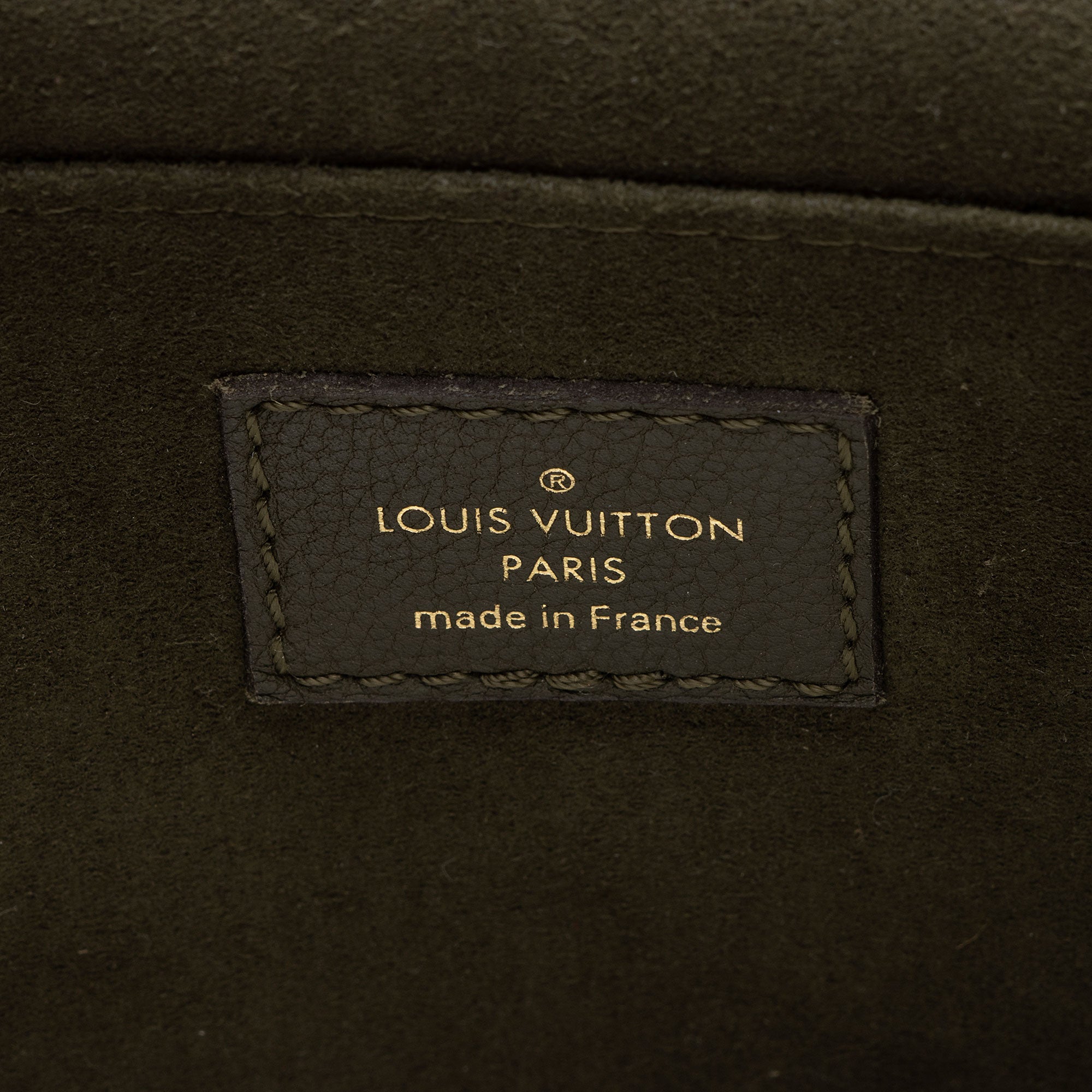 Louis Vuitton Calfskin Lockme Chain PM Shoulder Bag (SHF-eIRFSs)