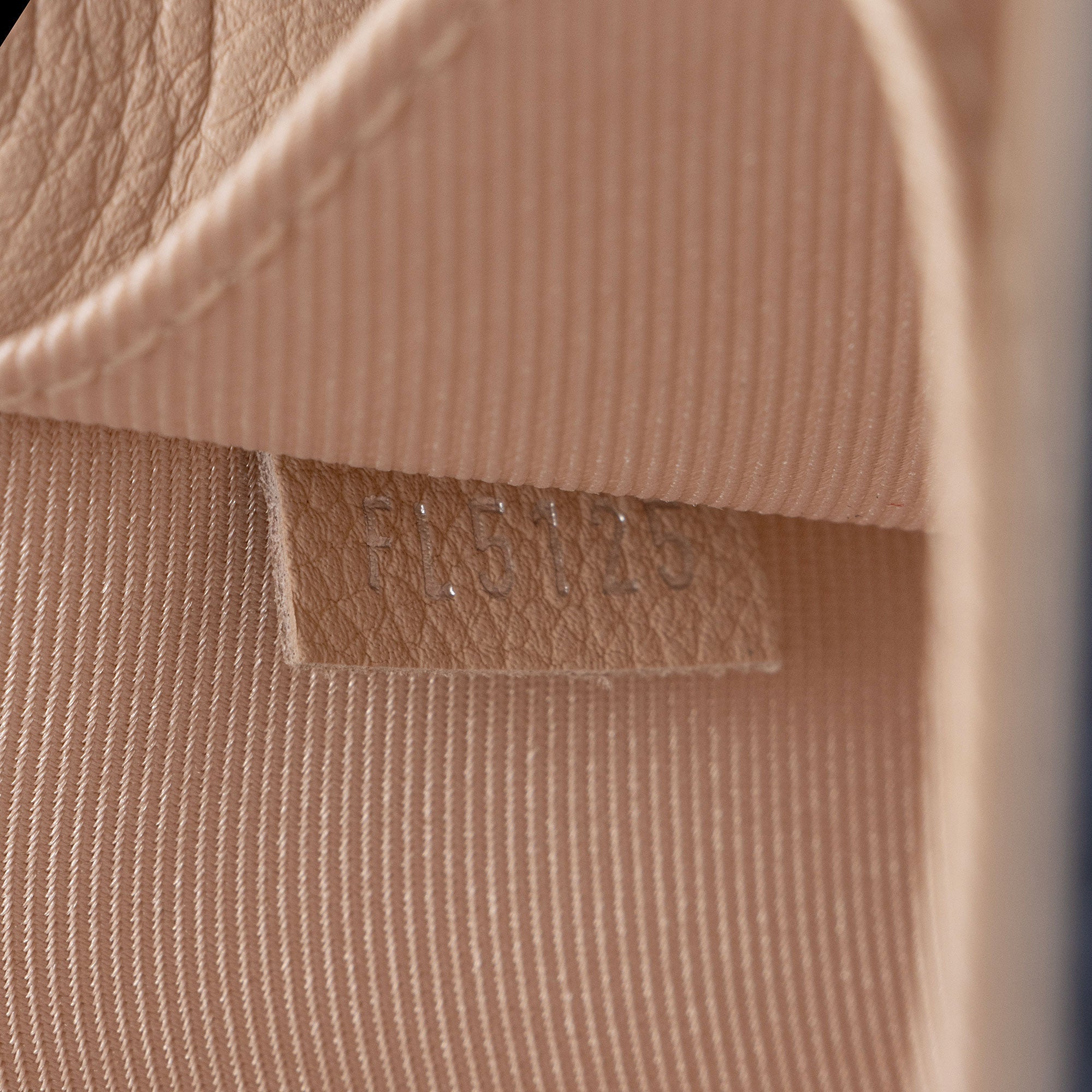 Louis Vuitton Calfskin Lockme II Satchel (SHF-SVCsUl)