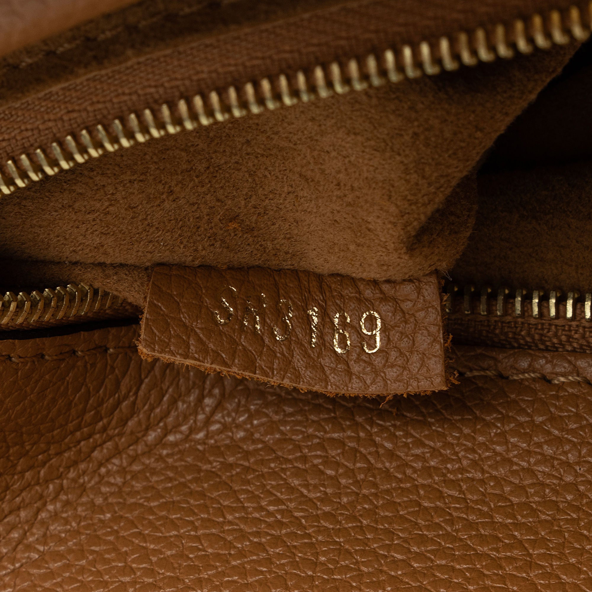 Louis Vuitton Calfskin Monogram Canvas On My Side MM Tote (SHF-RiHqE0)