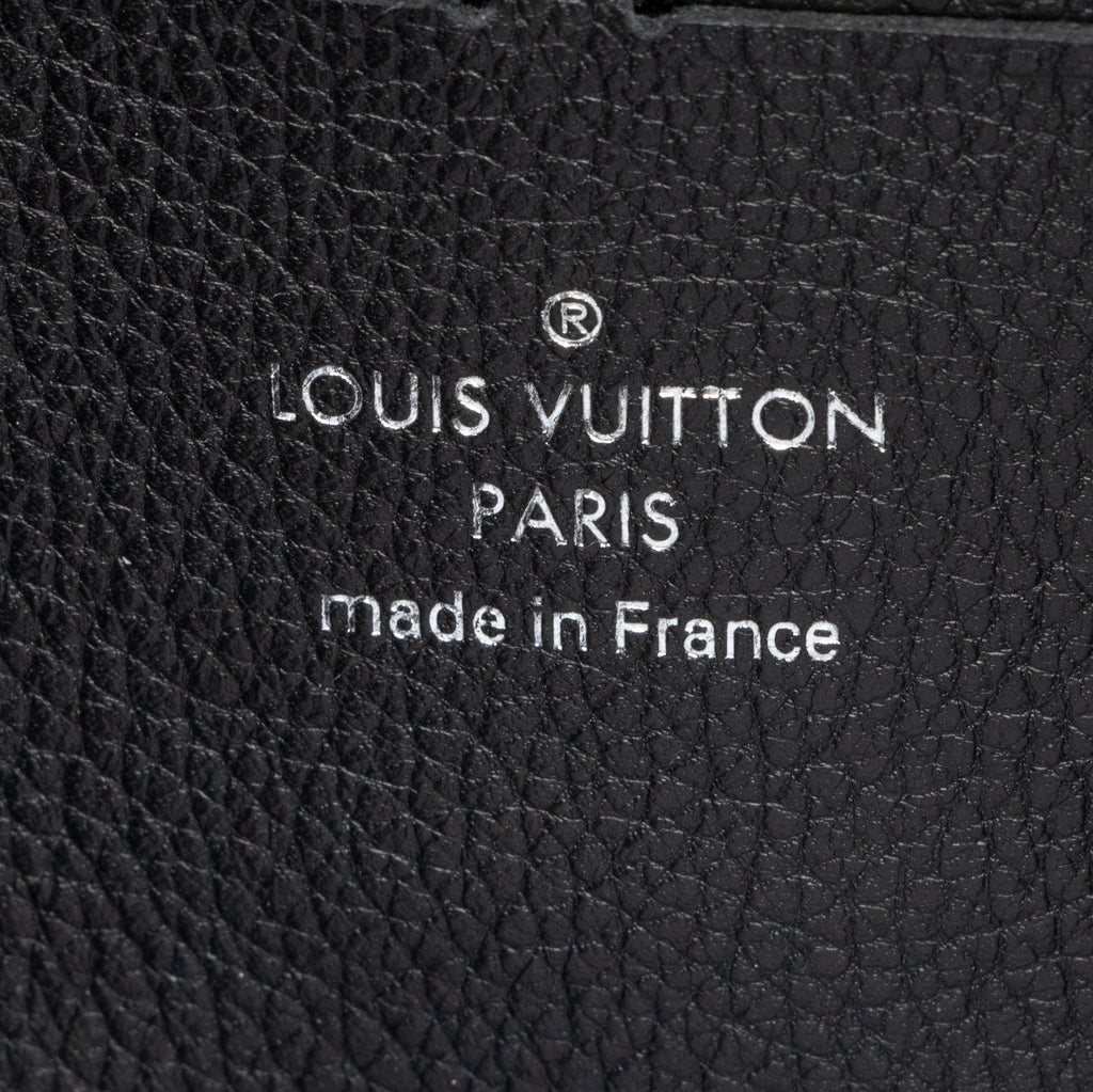 Louis Vuitton Calfskin MyLockme Pochette (SHF-23760)