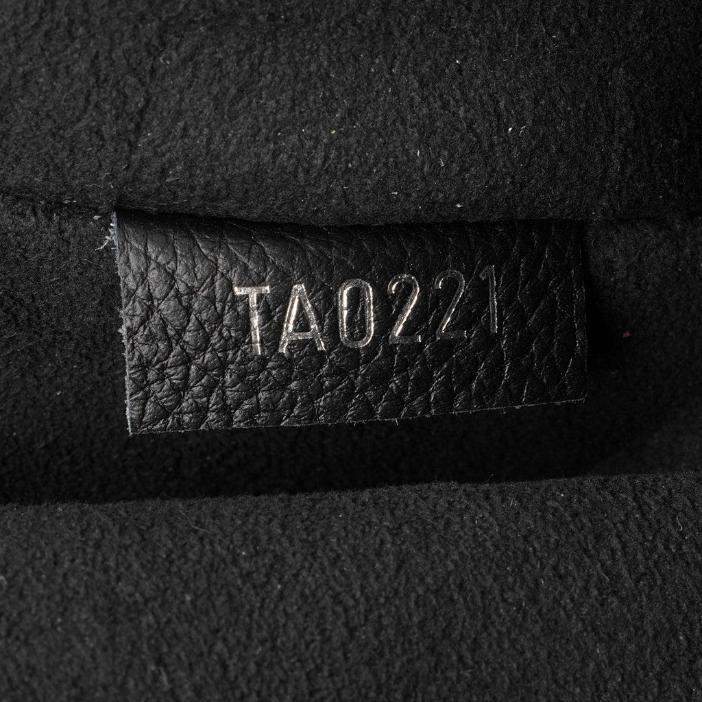 Louis Vuitton Calfskin Mylockme Pochette (SHF-RXPefe)