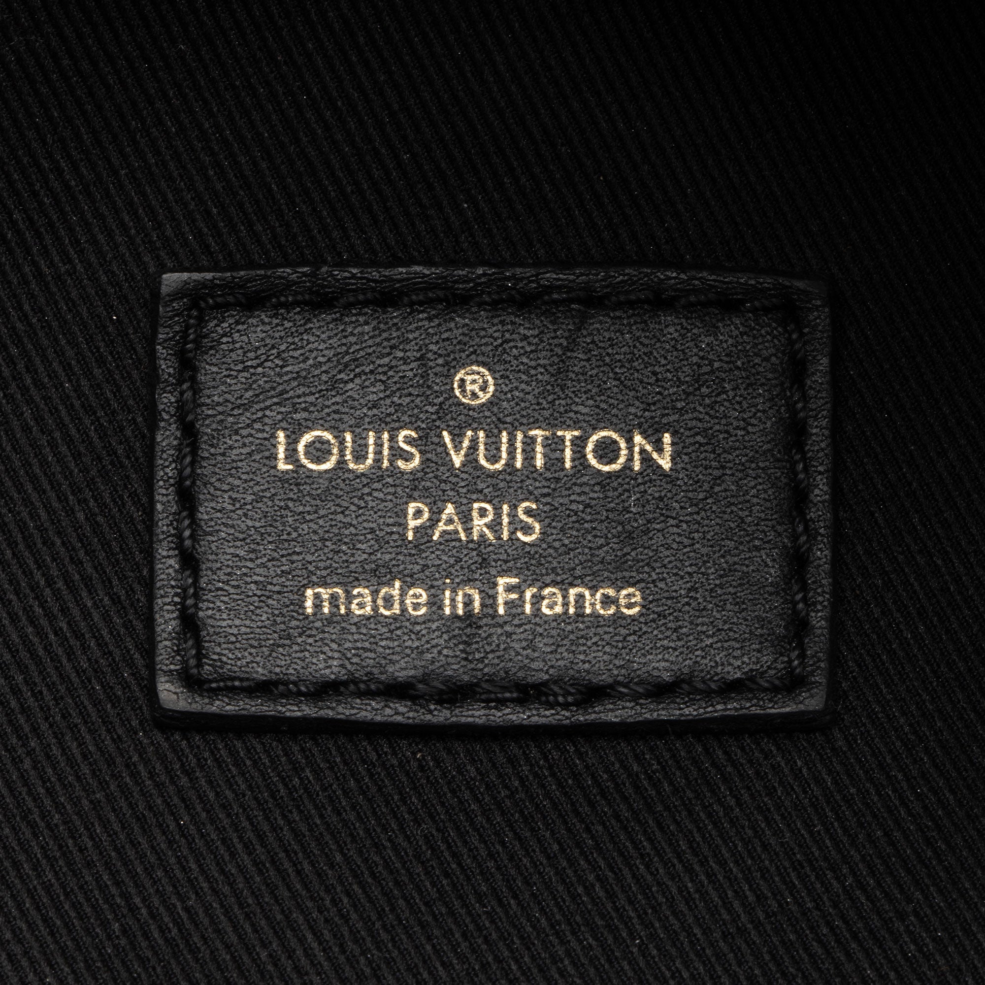 Louis Vuitton Calfskin New Wave Bumbag (SHF-Skd5to)