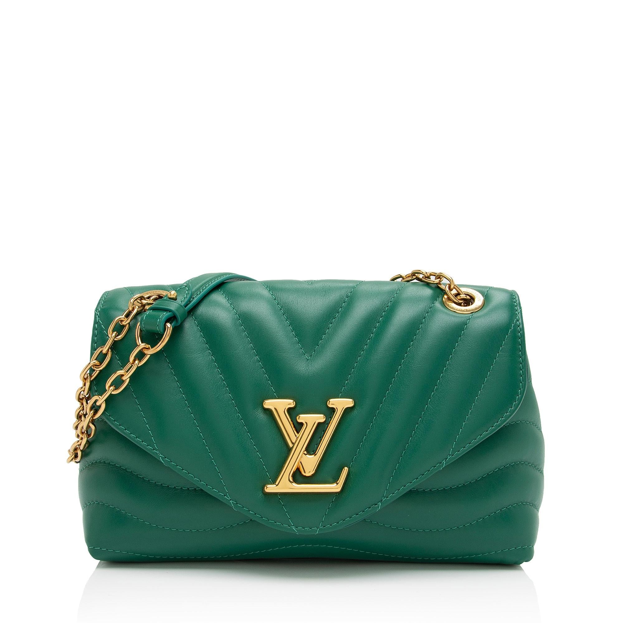 Louis Vuitton Calfskin New Wave GM Chain Bag (SHF-REaIr8)