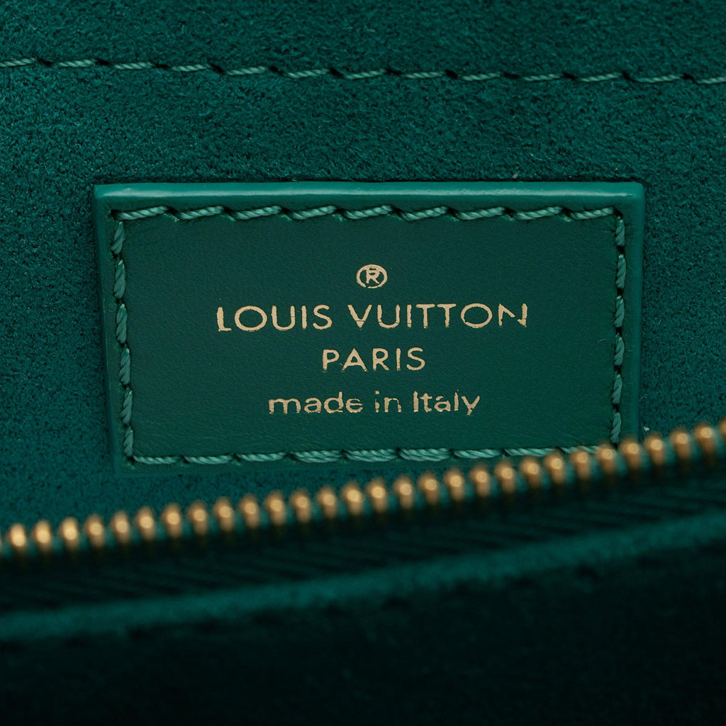 Louis Vuitton Calfskin New Wave GM Chain Bag (SHF-REaIr8)