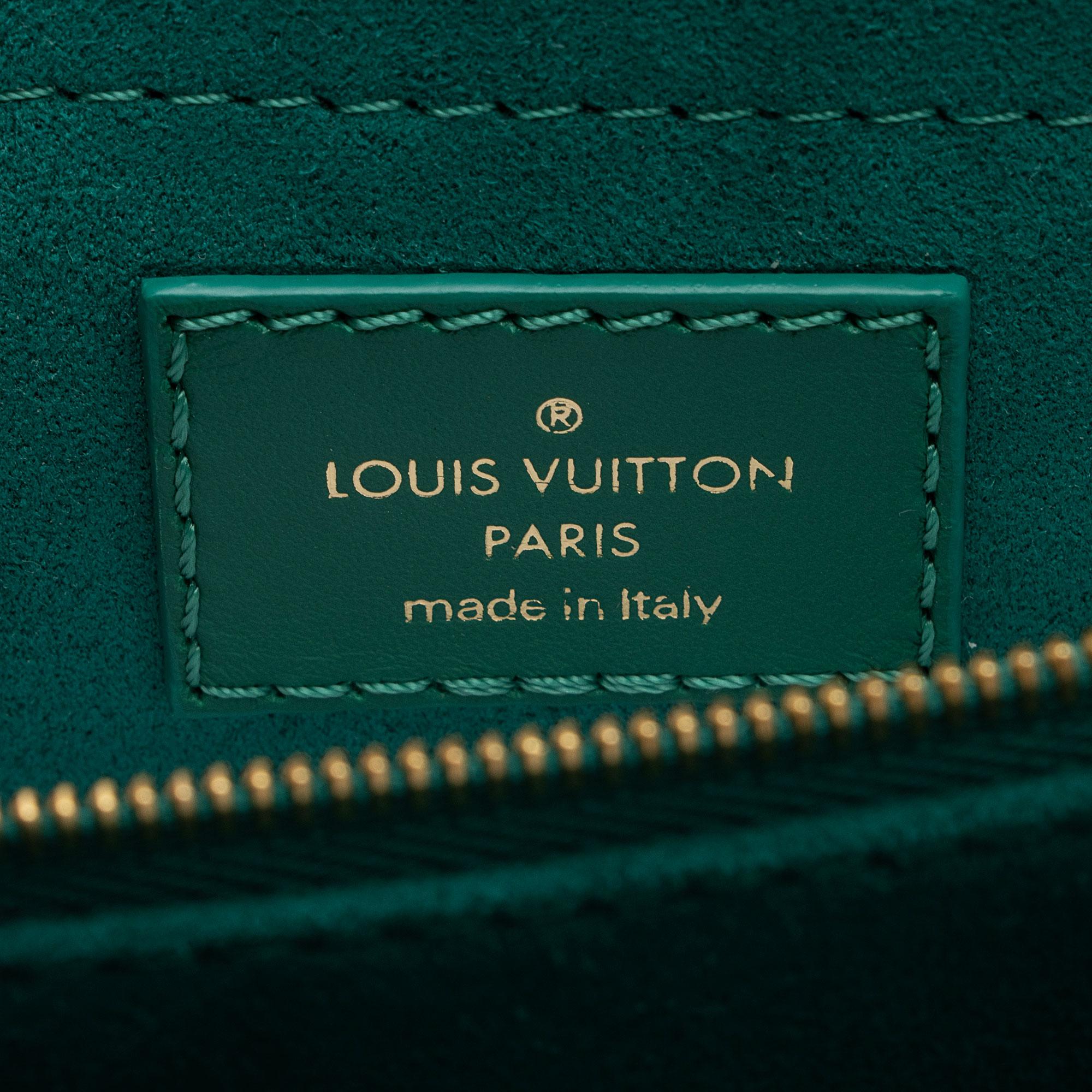 Louis Vuitton Calfskin New Wave GM Chain Bag (SHF-REaIr8)