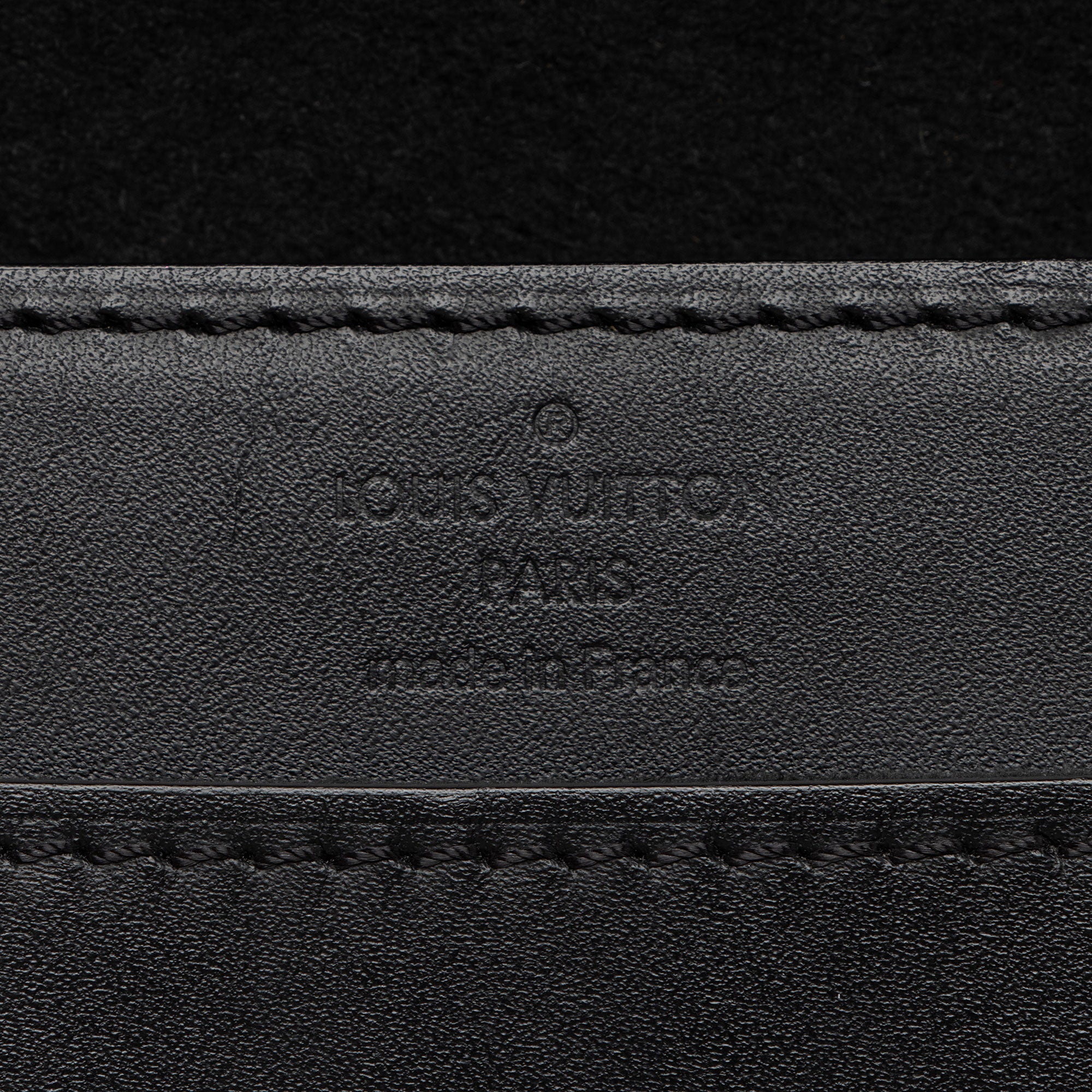 Louis Vuitton Calfskin Studded Chain Louise Shoulder Bag (SHF-tvxiQj)